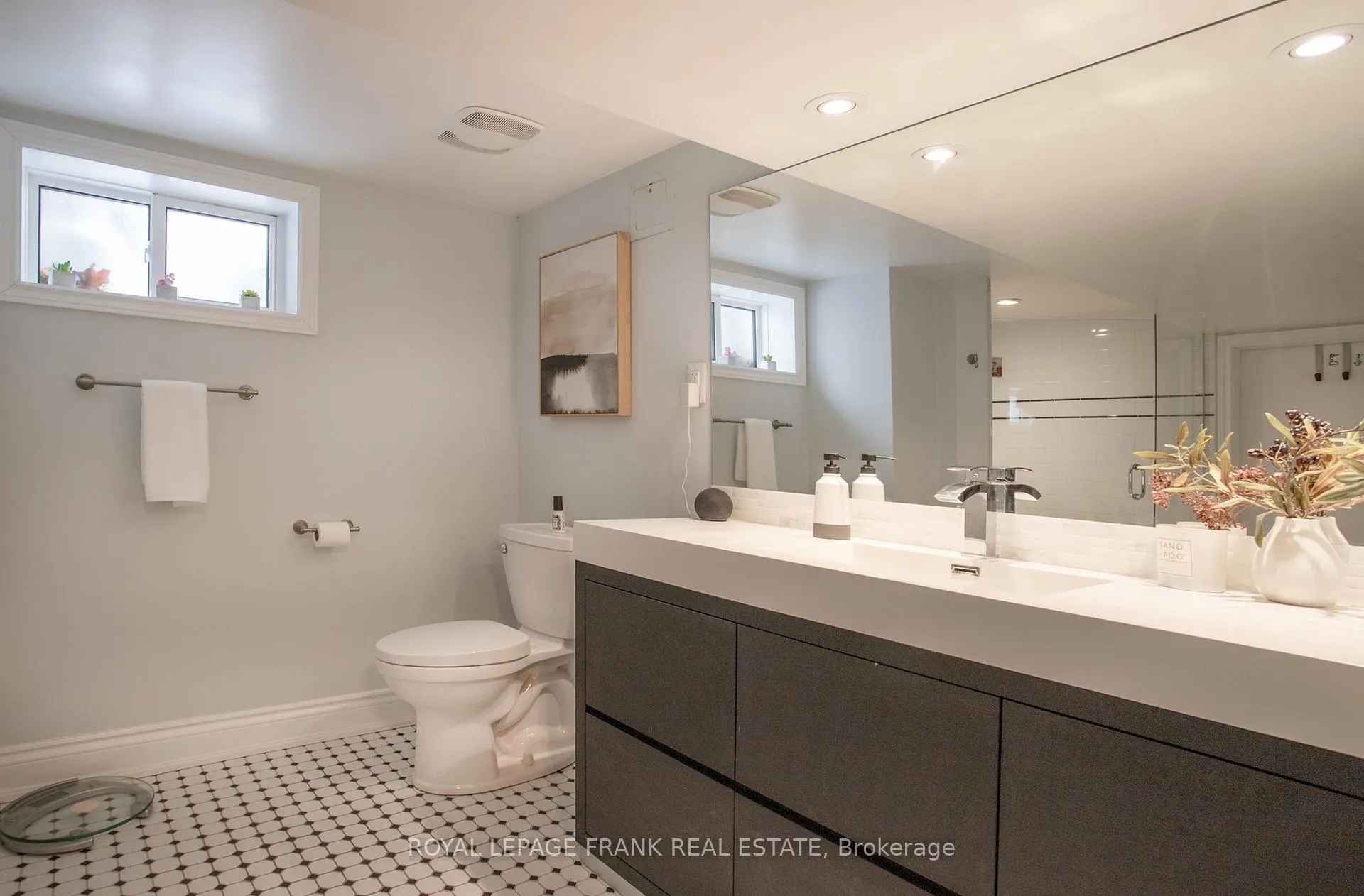 Photo 31 of 1107 Green Street, Whitby, Downtown Whitby — HOMEH