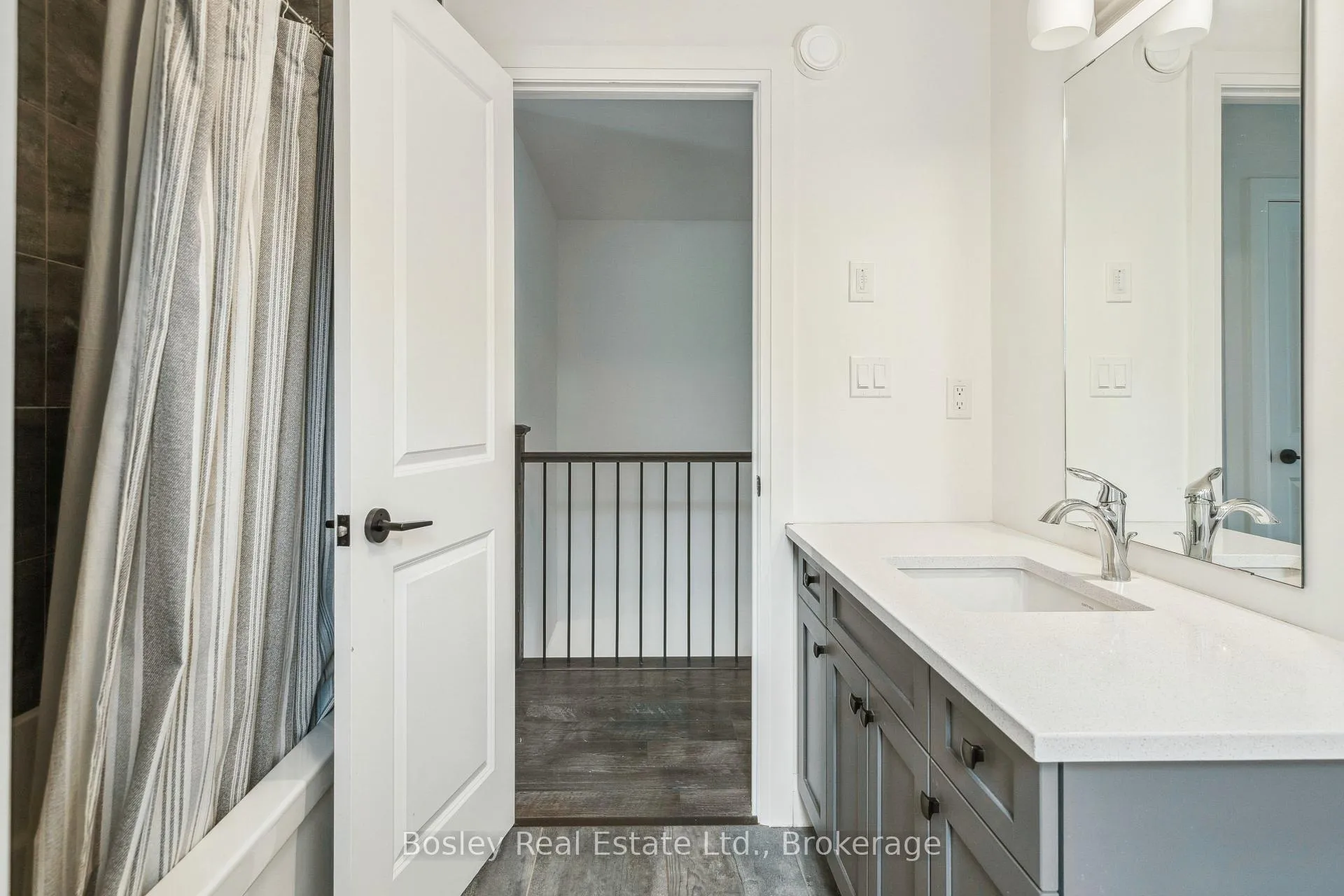Photo 25 of 213 Yellow Birch Crescent, Blue Mountains — HOMEH