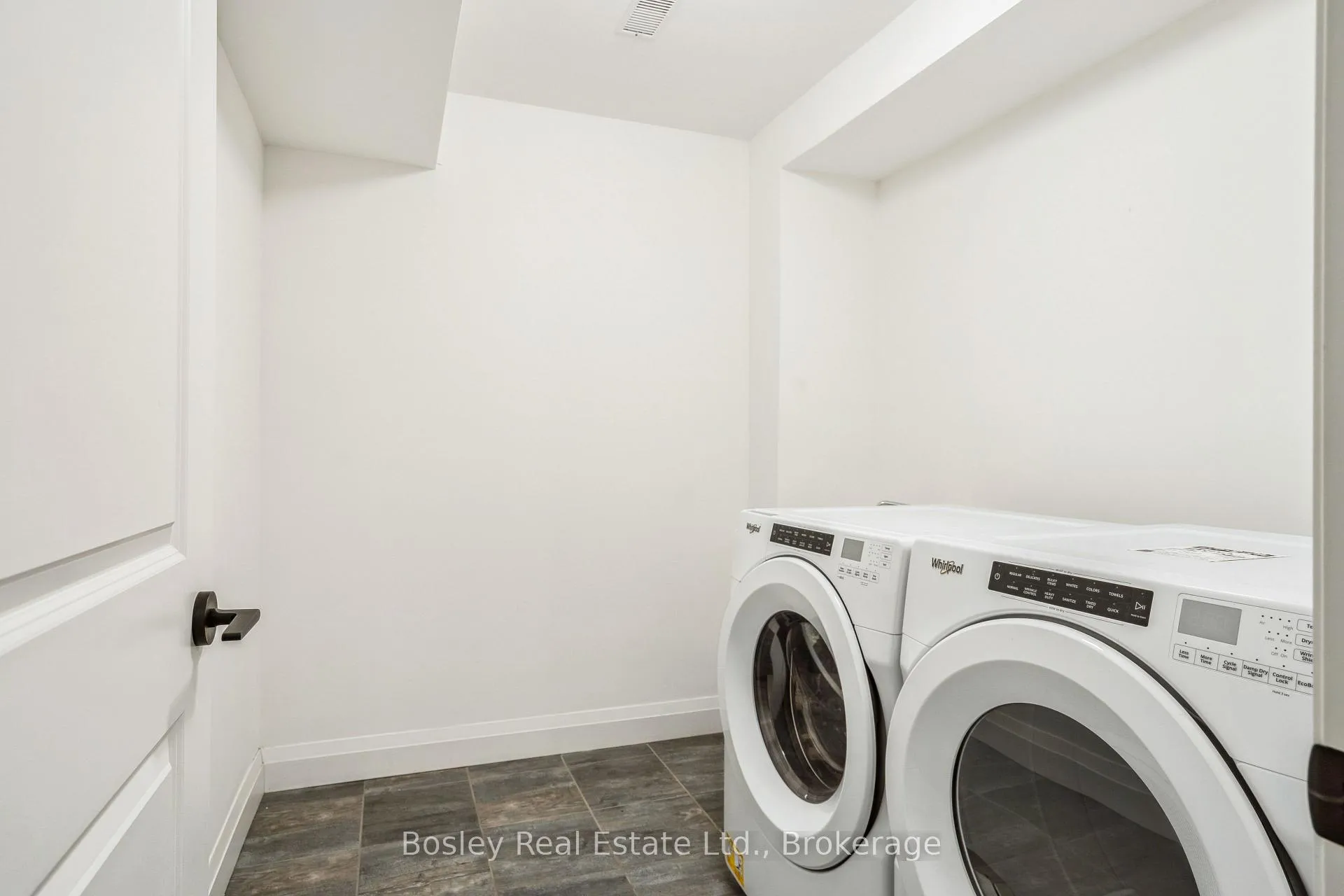 Photo 34 of 213 Yellow Birch Crescent, Blue Mountains — HOMEH