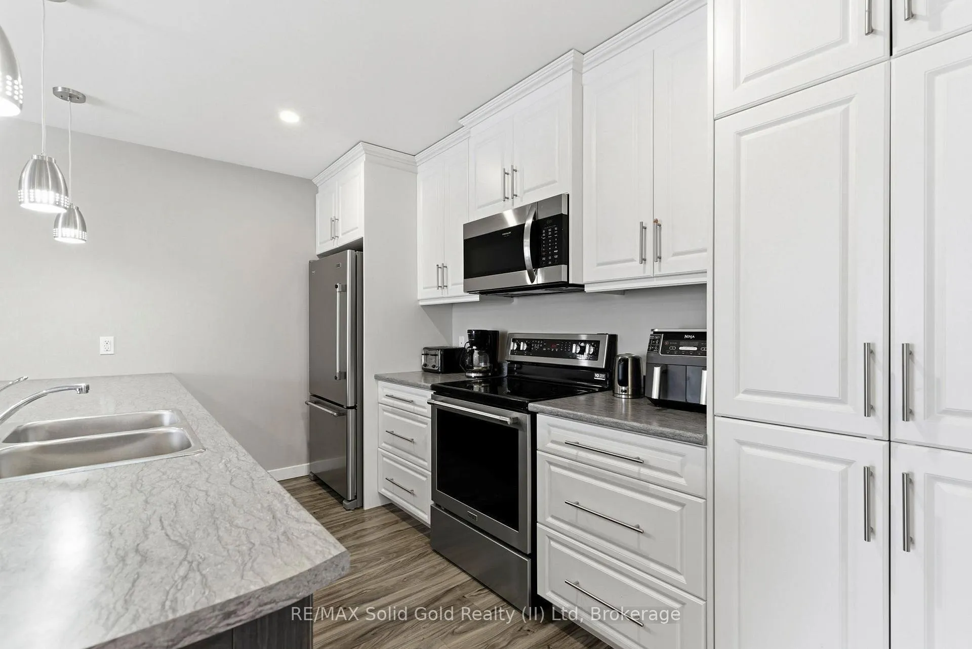 Photo 9 of 242 Glen Nora Drive, Cornwall — HOMEH