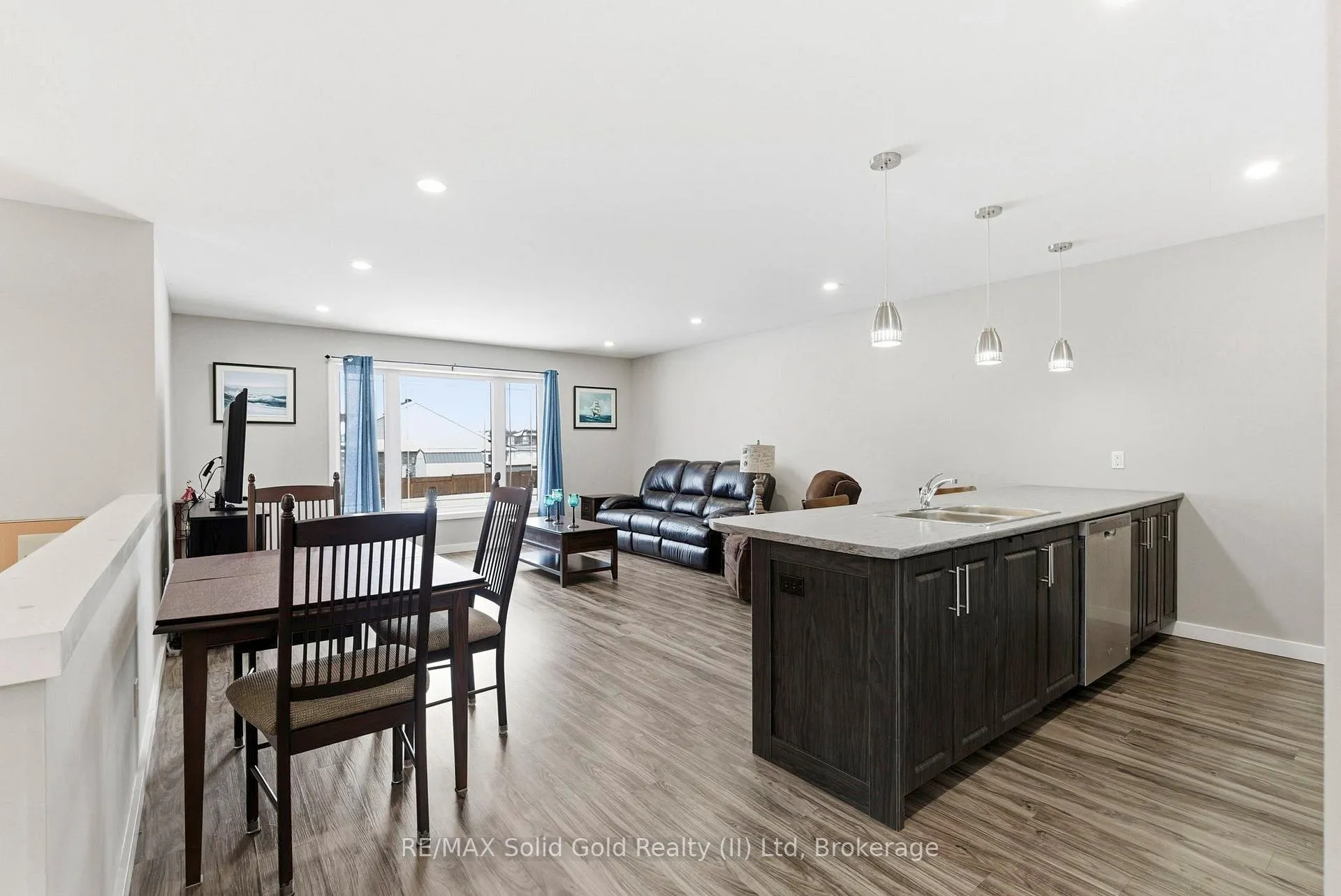 Photo 11 of 242 Glen Nora Drive, Cornwall — HOMEH