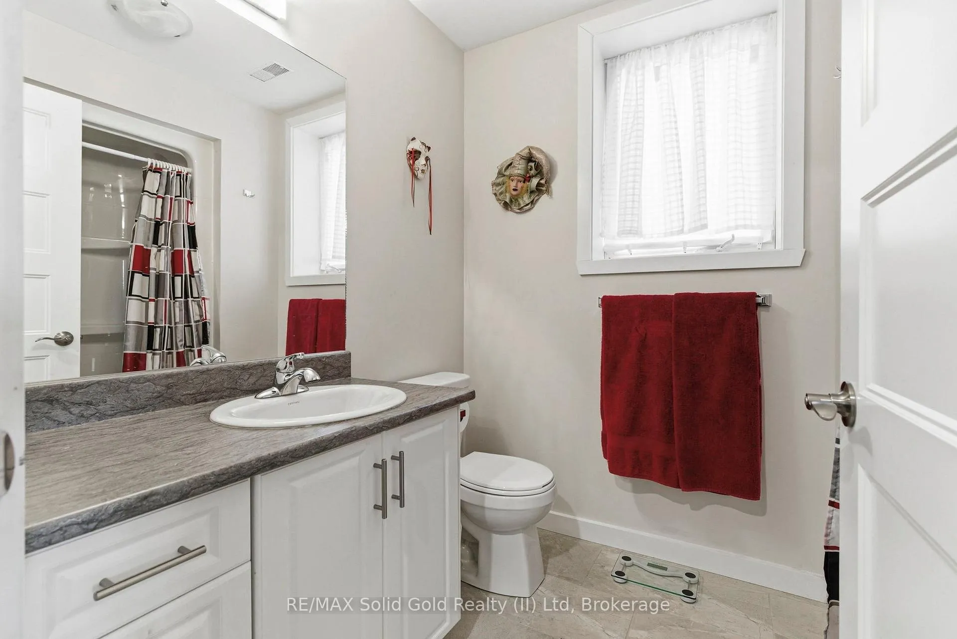 Photo 19 of 242 Glen Nora Drive, Cornwall — HOMEH
