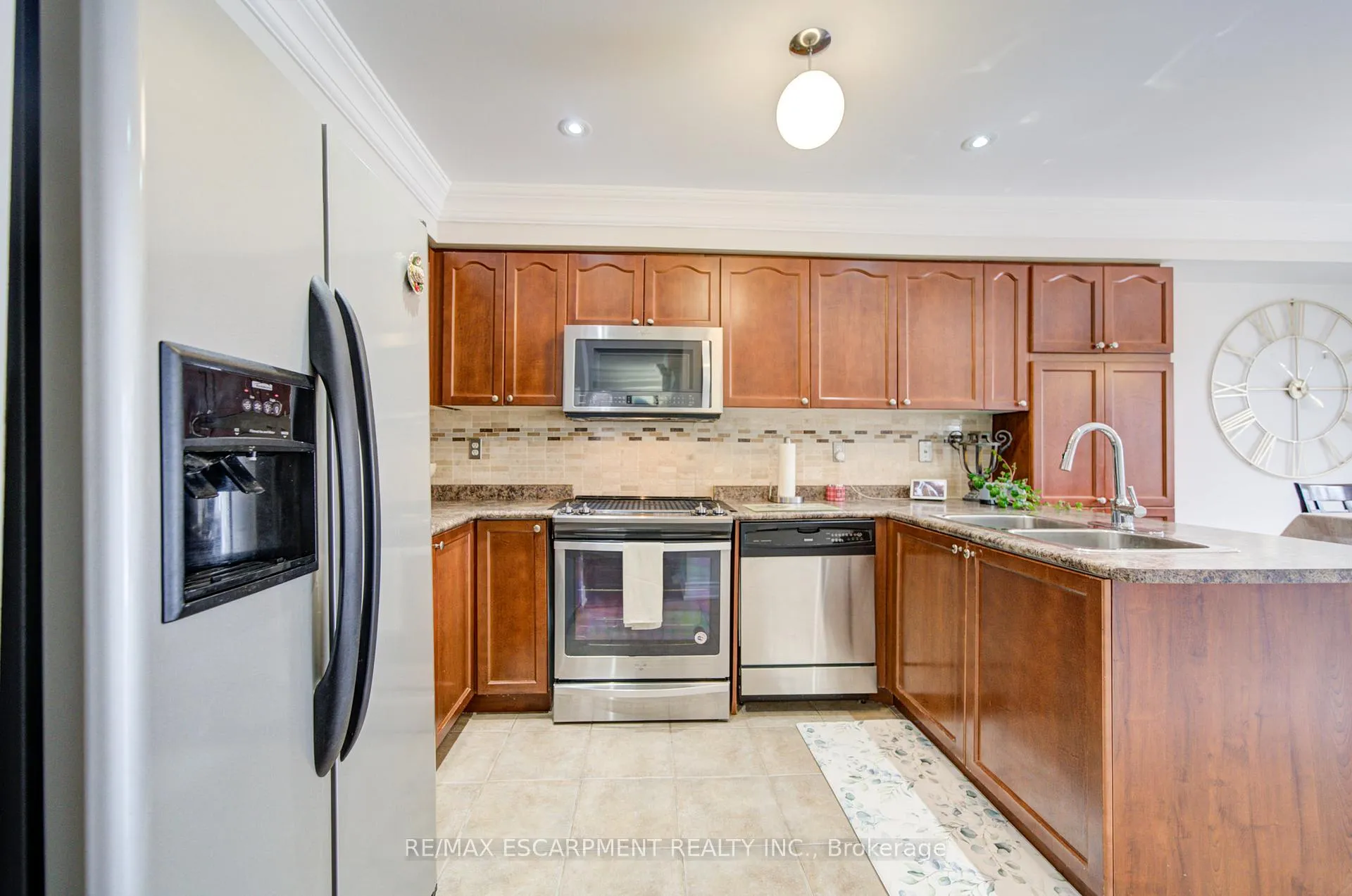 Photo 12 of 1227 Lamont Crescent, Milton, Clarke — HOMEH