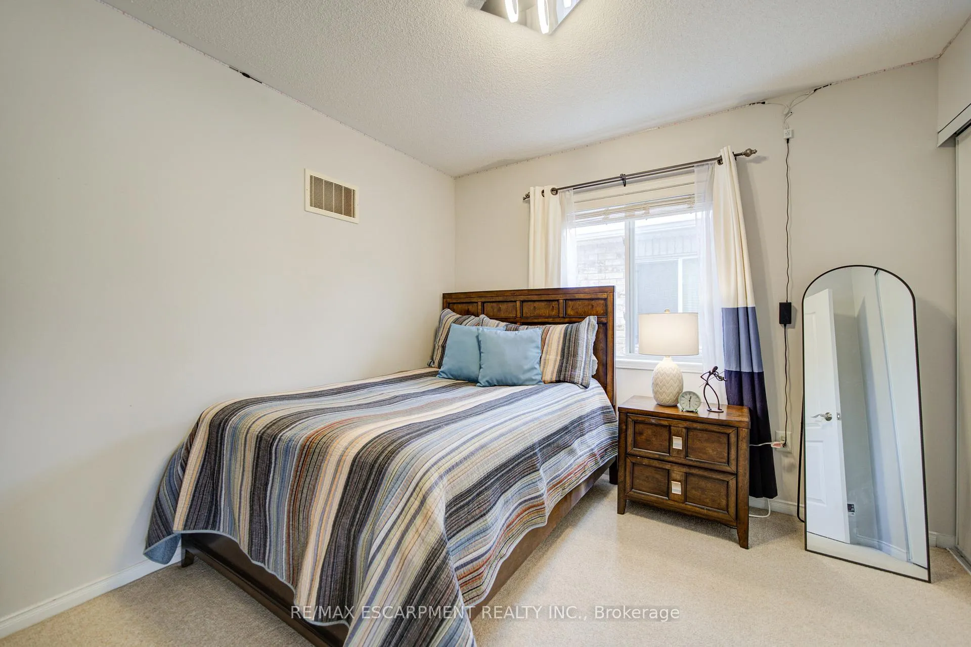 Photo 27 of 1227 Lamont Crescent, Milton, Clarke — HOMEH