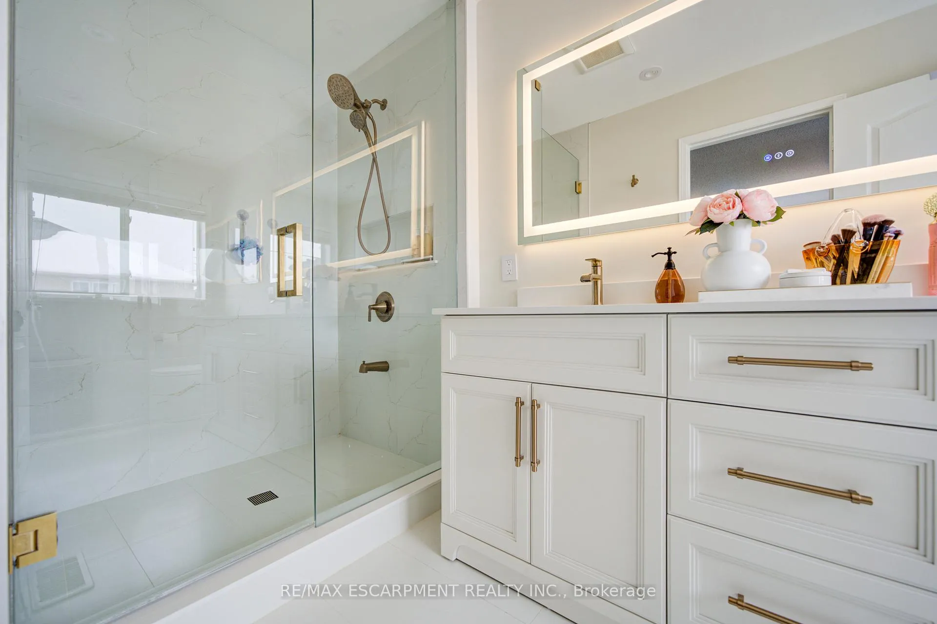 Photo 35 of 1227 Lamont Crescent, Milton, Clarke — HOMEH