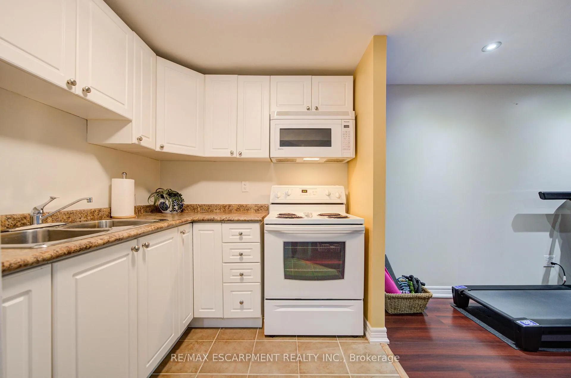 Photo 44 of 1227 Lamont Crescent, Milton, Clarke — HOMEH