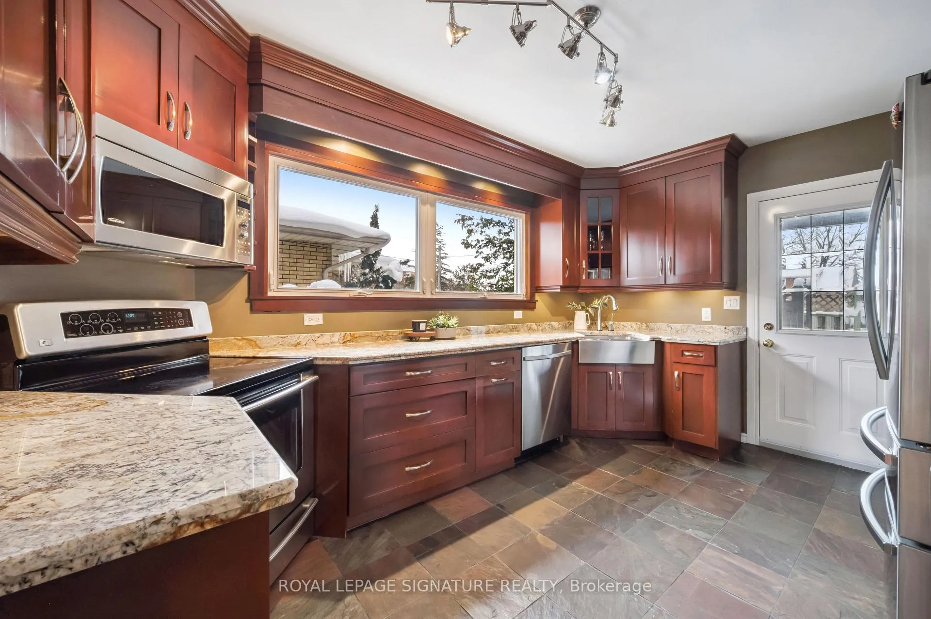 Photo 14 of 164 Jackson Avenue, Kitchener — HOMEH
