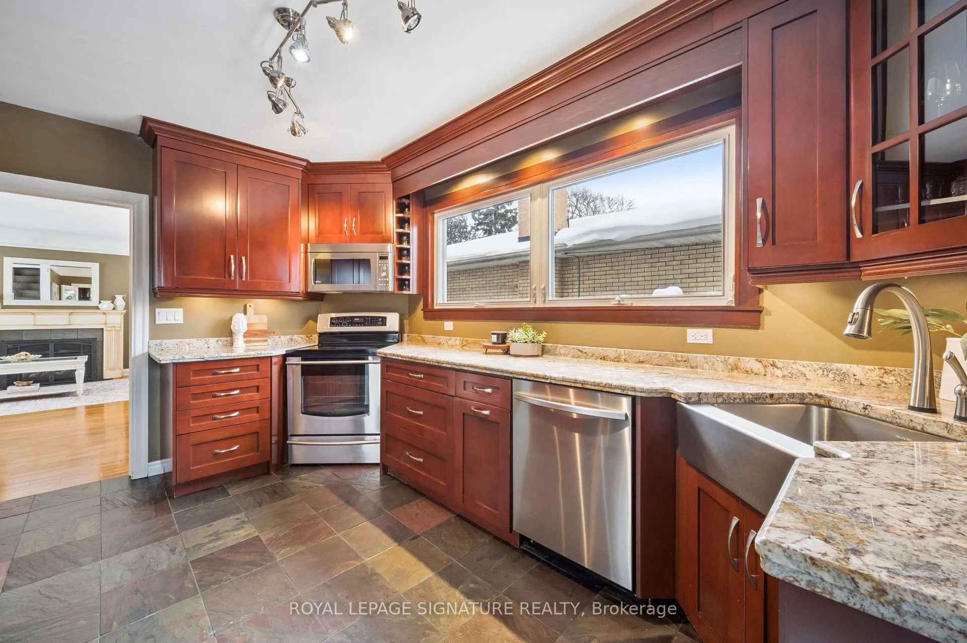 Photo 15 of 164 Jackson Avenue, Kitchener — HOMEH
