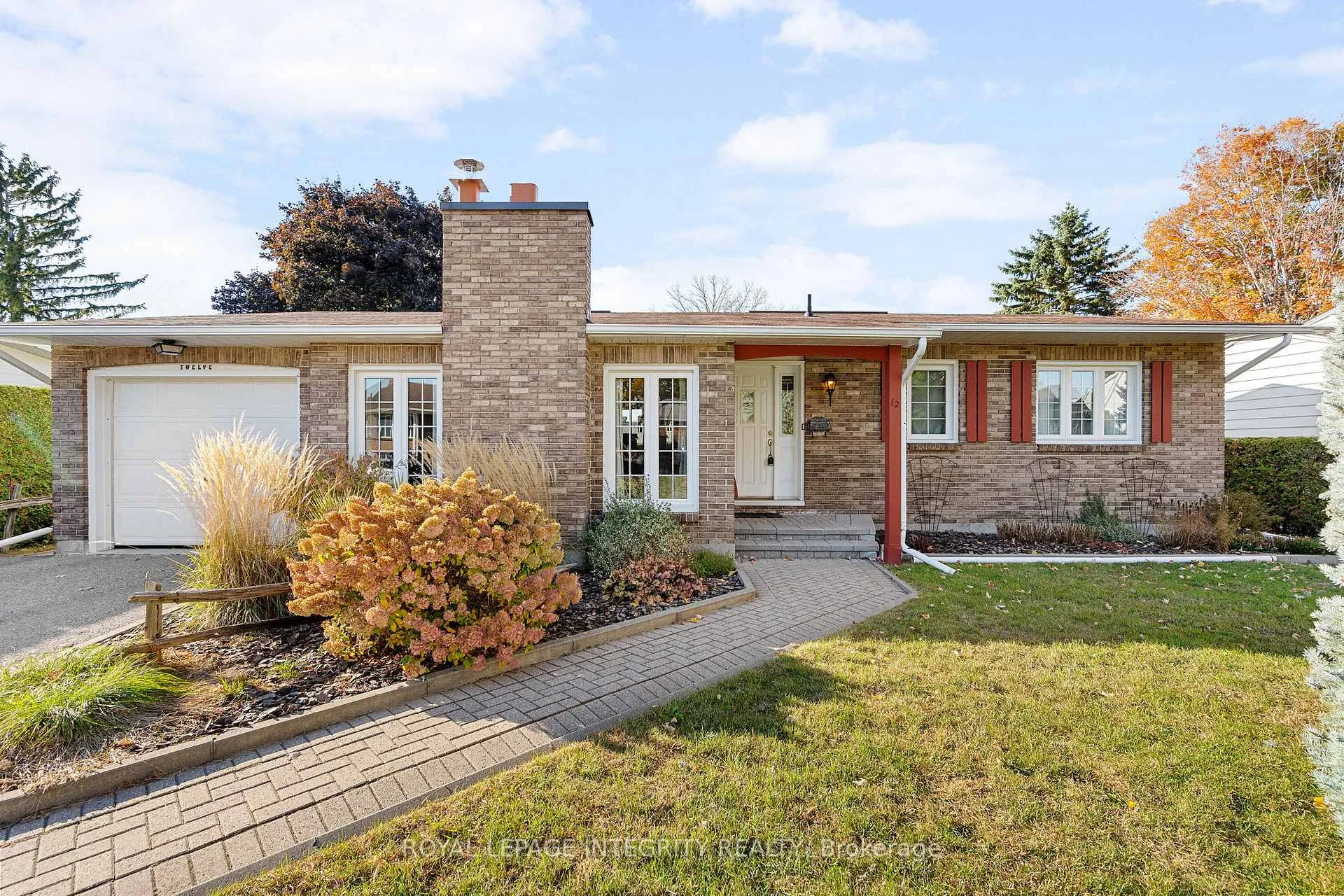 Photo 3 of 12 Wynford Avenue, Ottawa, Craig Henry/Woodvale — HOMEH