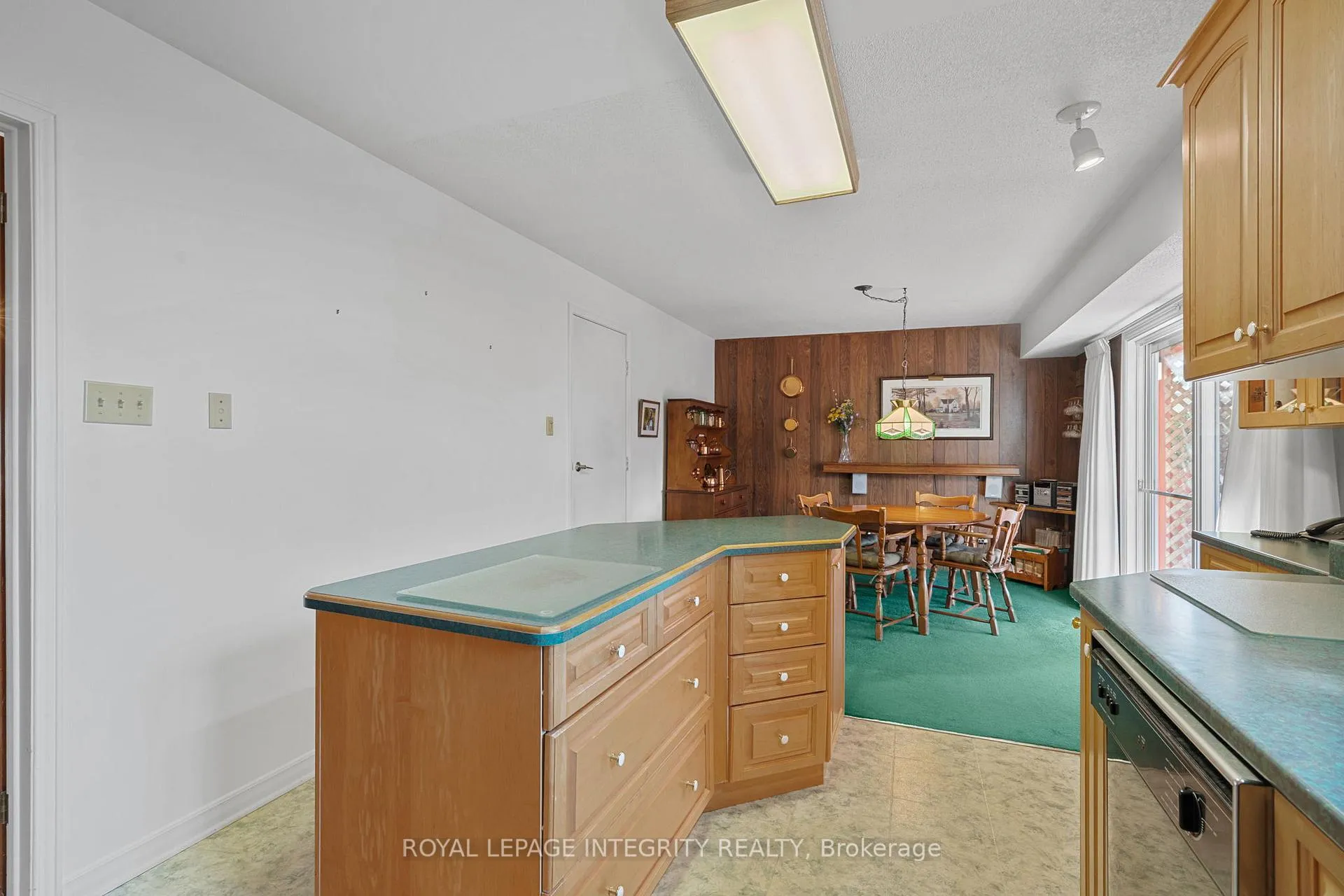 Photo 13 of 12 Wynford Avenue, Ottawa, Craig Henry/Woodvale — HOMEH