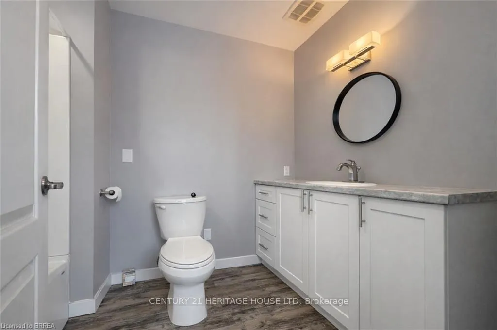 Photo 5 of Unit B, 33 Dumfries Street, Brant, Paris — HOMEH