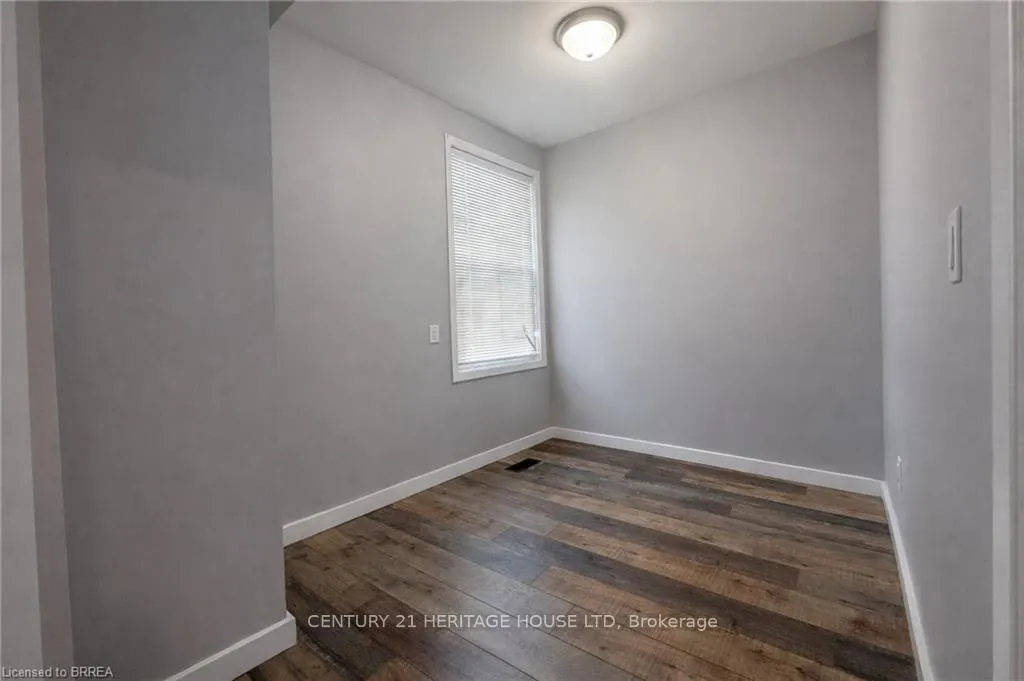 Photo 7 of Unit B, 33 Dumfries Street, Brant, Paris — HOMEH