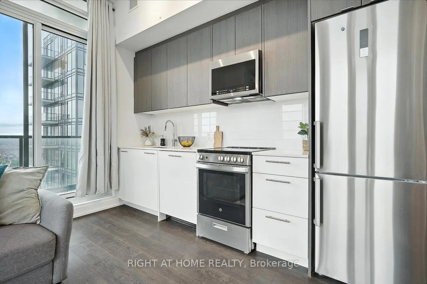 Photo 7 of Unit 803, 215 Veterans Drive S, Brampton, Northwest Brampton — HOMEH