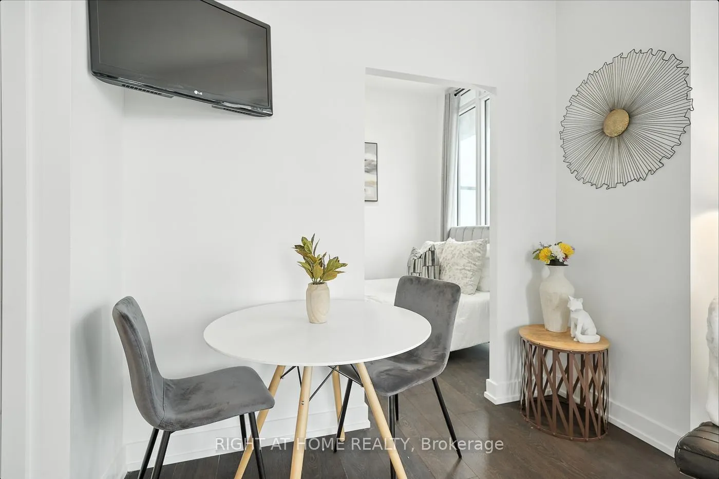 Photo 11 of Unit 803, 215 Veterans Drive S, Brampton, Northwest Brampton — HOMEH