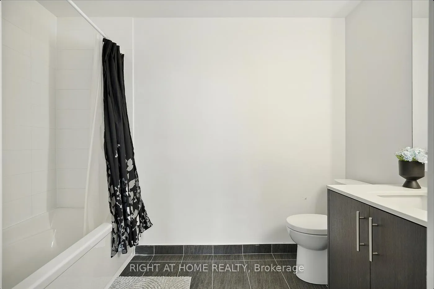 Photo 19 of Unit 803, 215 Veterans Drive S, Brampton, Northwest Brampton — HOMEH
