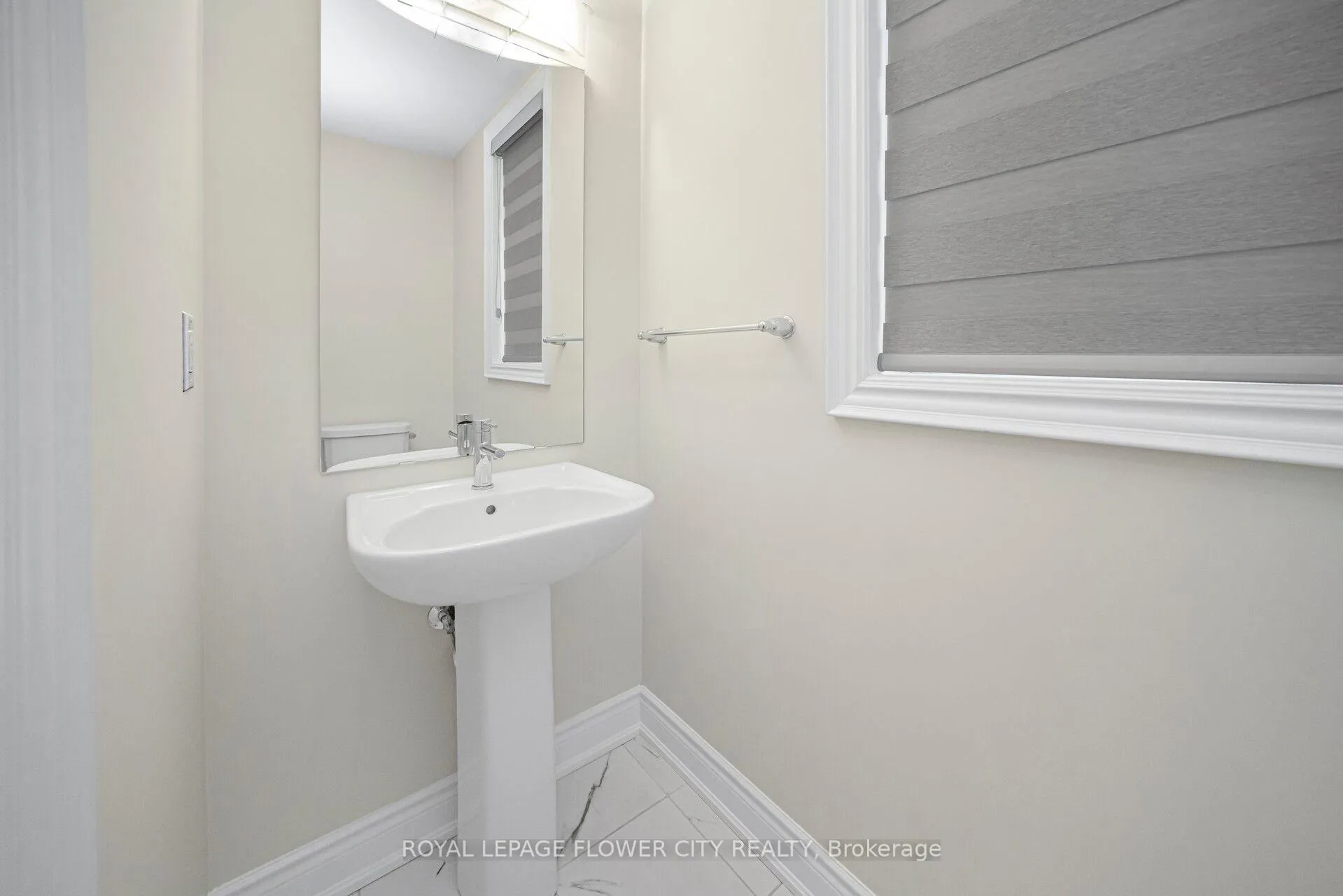 Photo 9 of 73 Sundin Drive, Haldimand — HOMEH