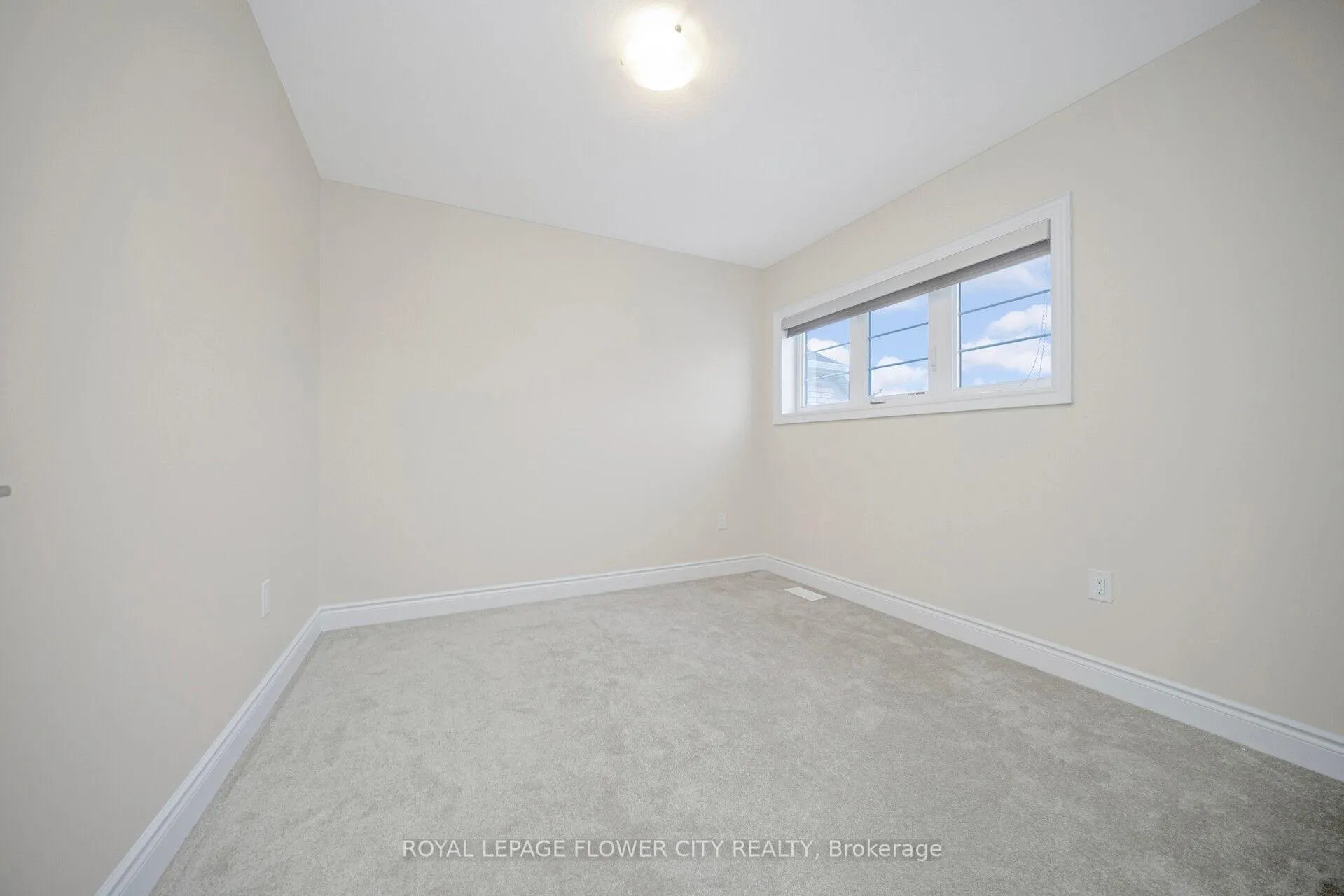 Photo 32 of 73 Sundin Drive, Haldimand — HOMEH