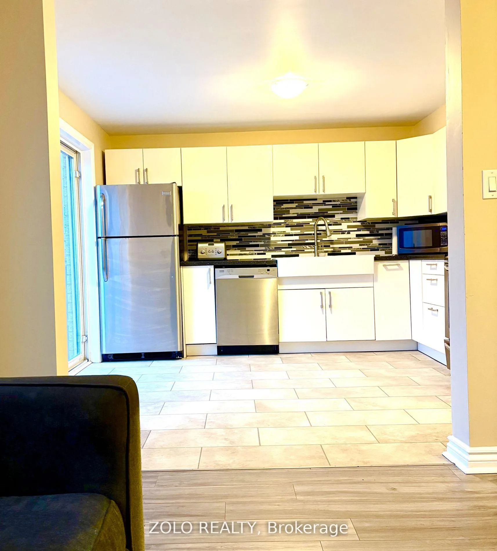Photo 5 of 174 Tunbridge Road, Barrie, Georgian Drive — HOMEH