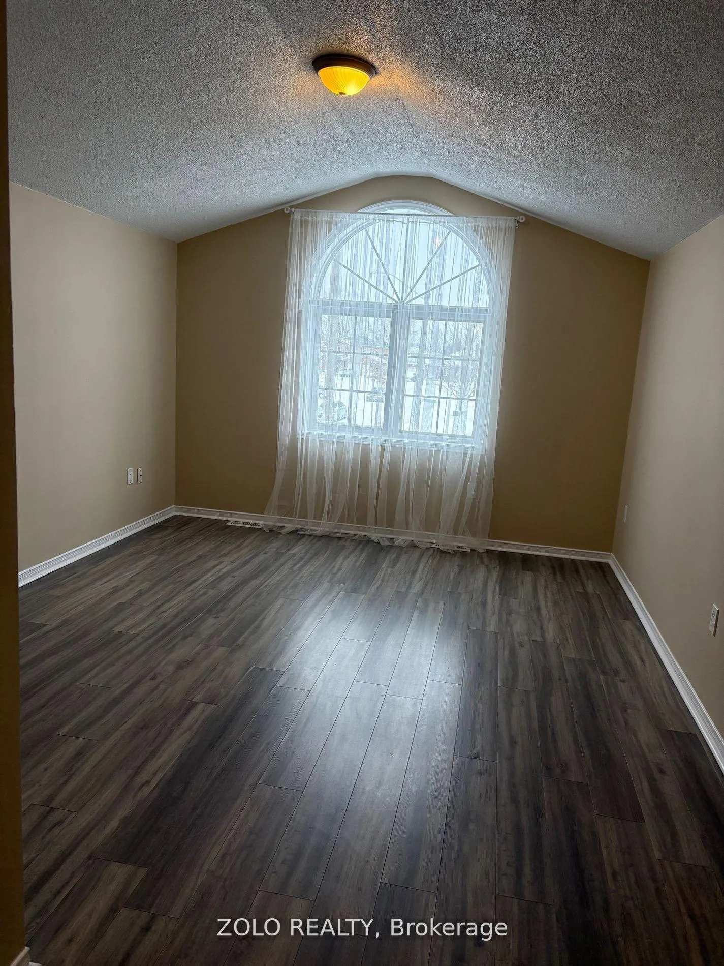Photo 11 of 174 Tunbridge Road, Barrie, Georgian Drive — HOMEH