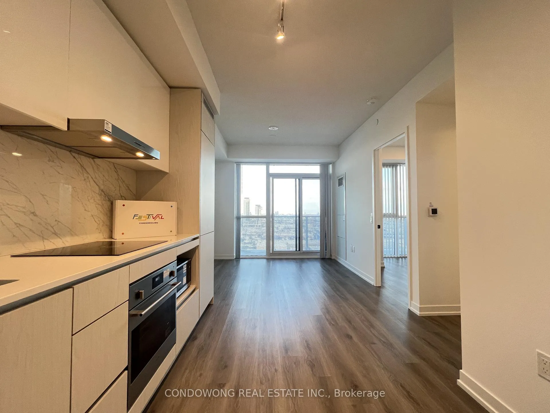 Photo 1 of Unit 2607, 28 Interchange Way, Vaughan, Vaughan Corporate Centre — HOMEH