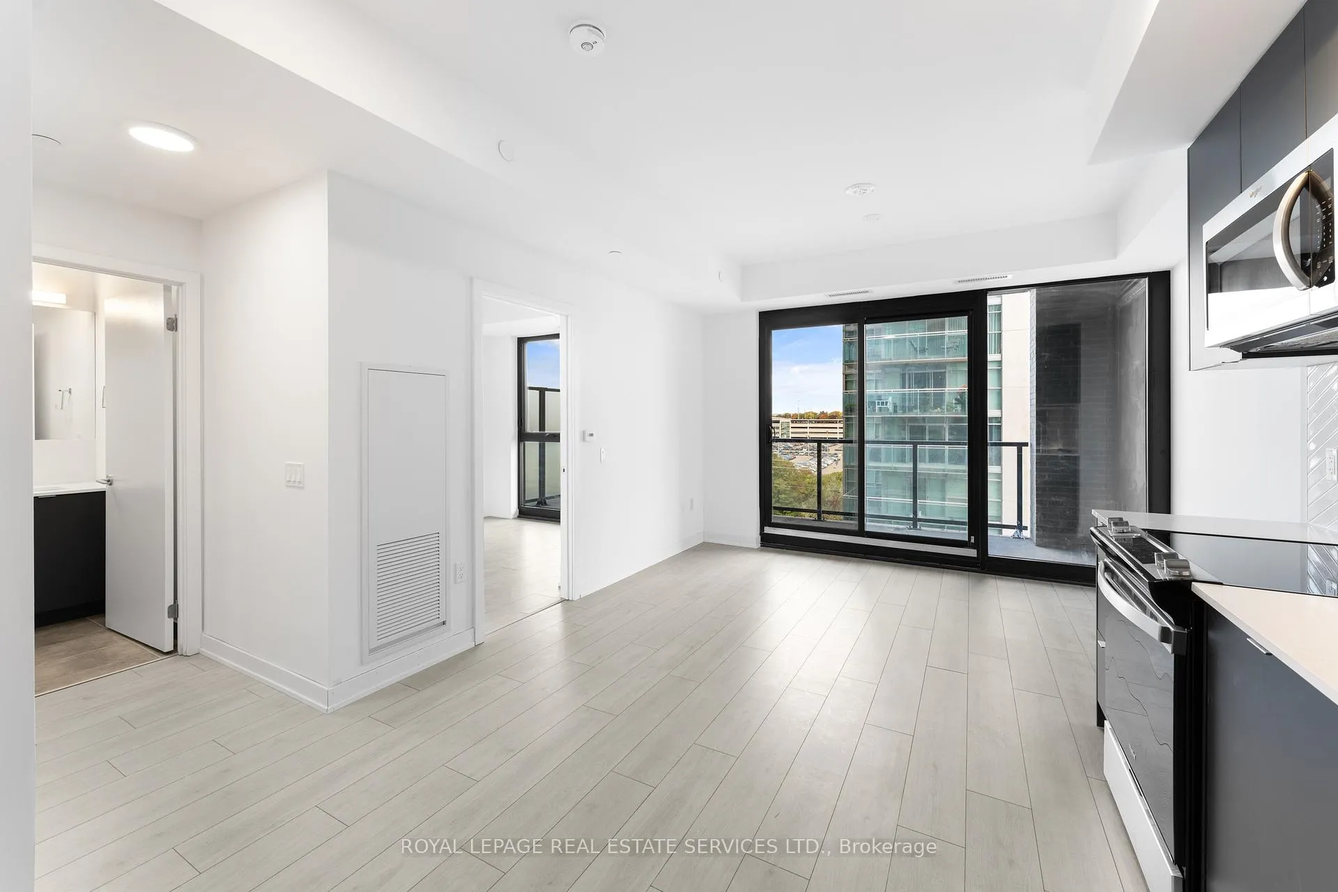 Photo 3 of Unit 601, 1606 Charles Street, Whitby, Port Whitby — HOMEH