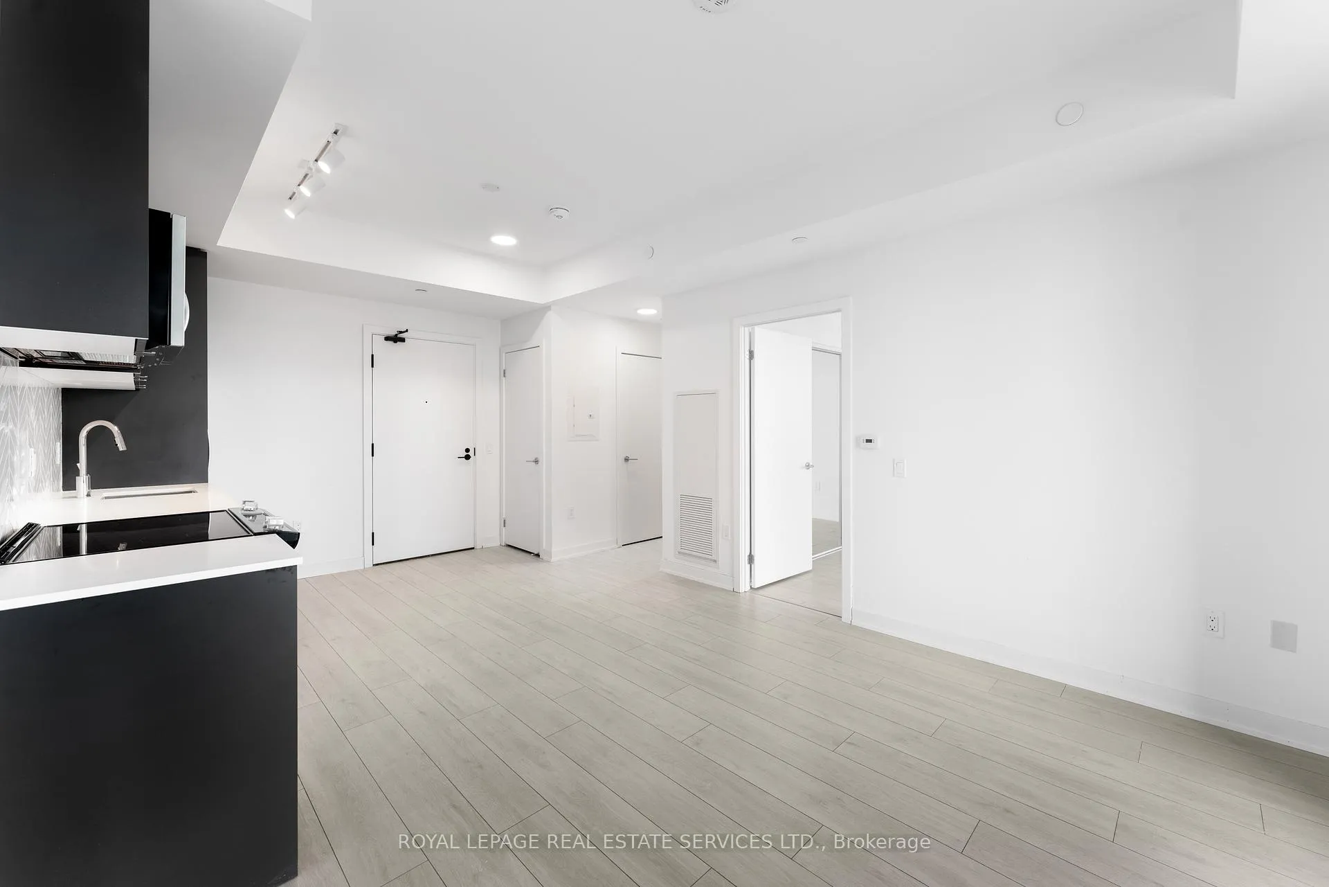 Photo 5 of Unit 601, 1606 Charles Street, Whitby, Port Whitby — HOMEH