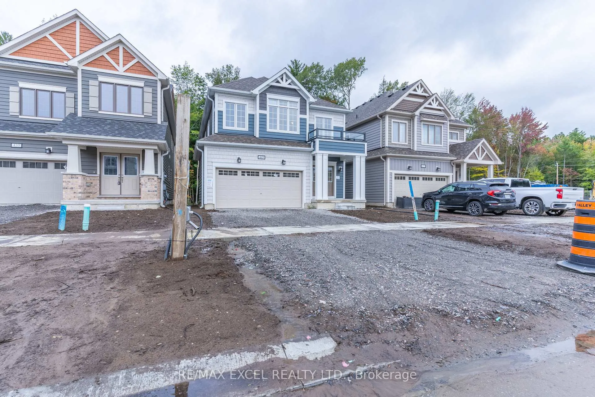 Front of 435 Beechwood Forest Lane