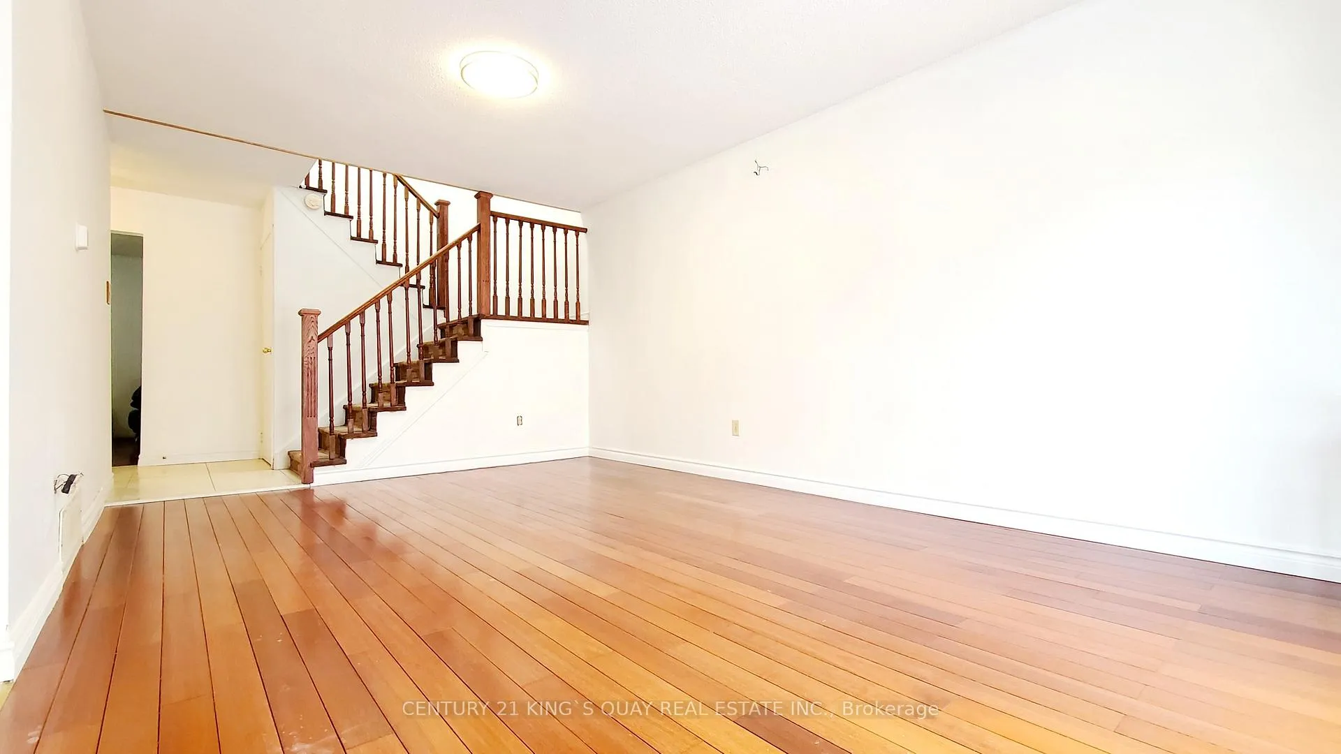 Photo 2 of 6 Cottsmore Crescent, Markham, Milliken Mills West — HOMEH
