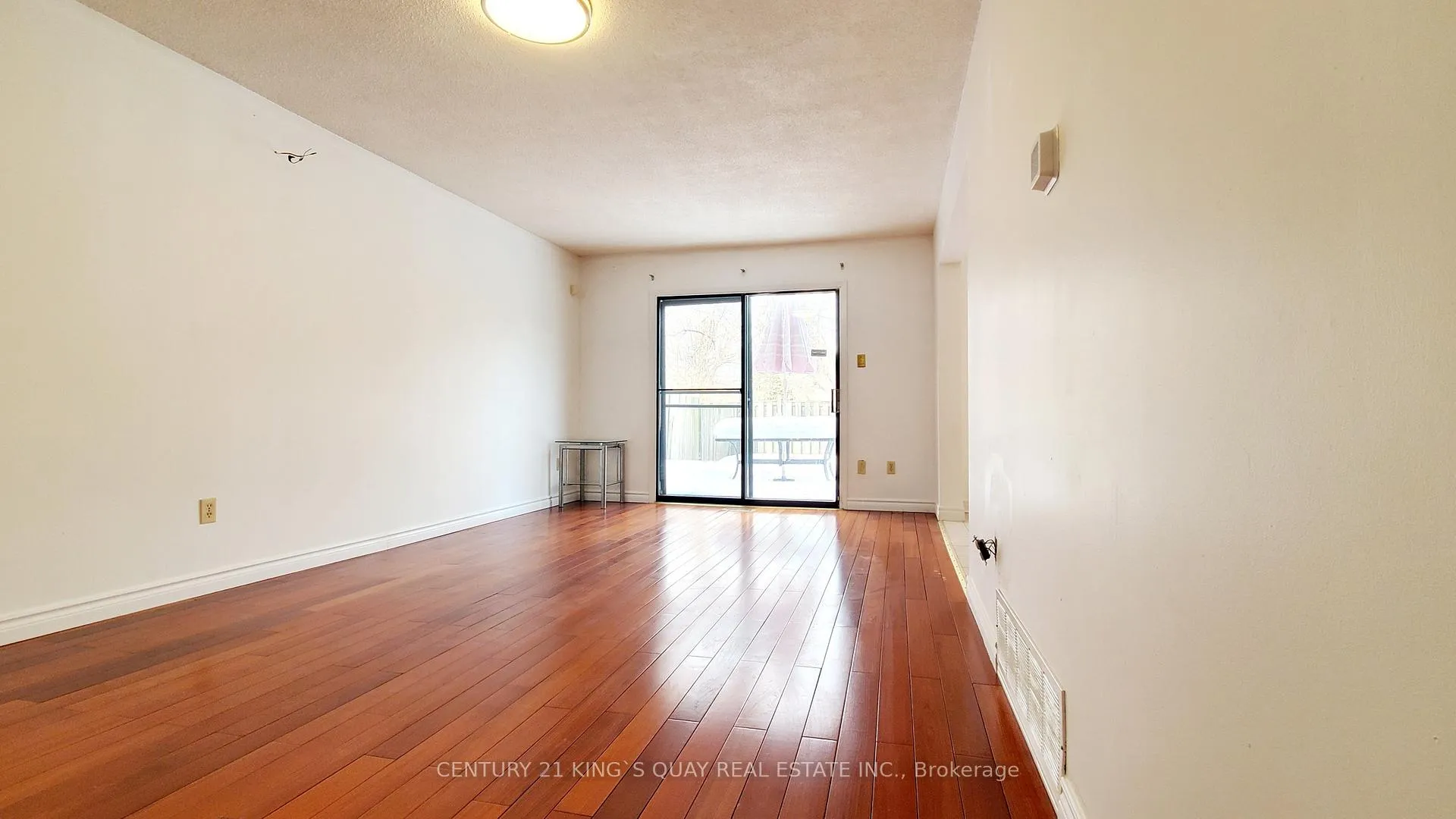 Photo 3 of 6 Cottsmore Crescent, Markham, Milliken Mills West — HOMEH