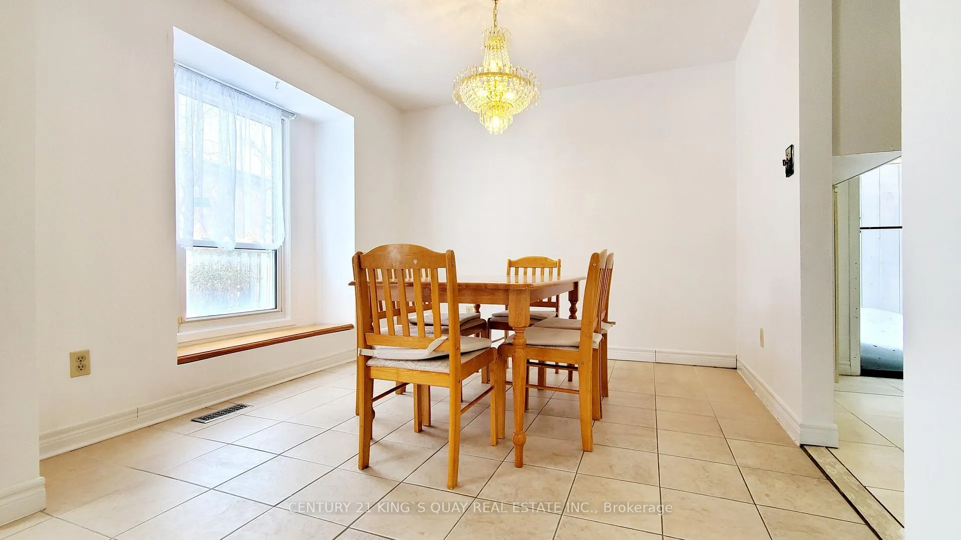 Photo 7 of 6 Cottsmore Crescent, Markham, Milliken Mills West — HOMEH