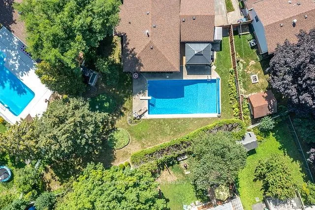 Photo 2 of 26 Vista Terrace, Guelph, Victoria North — HOMEH