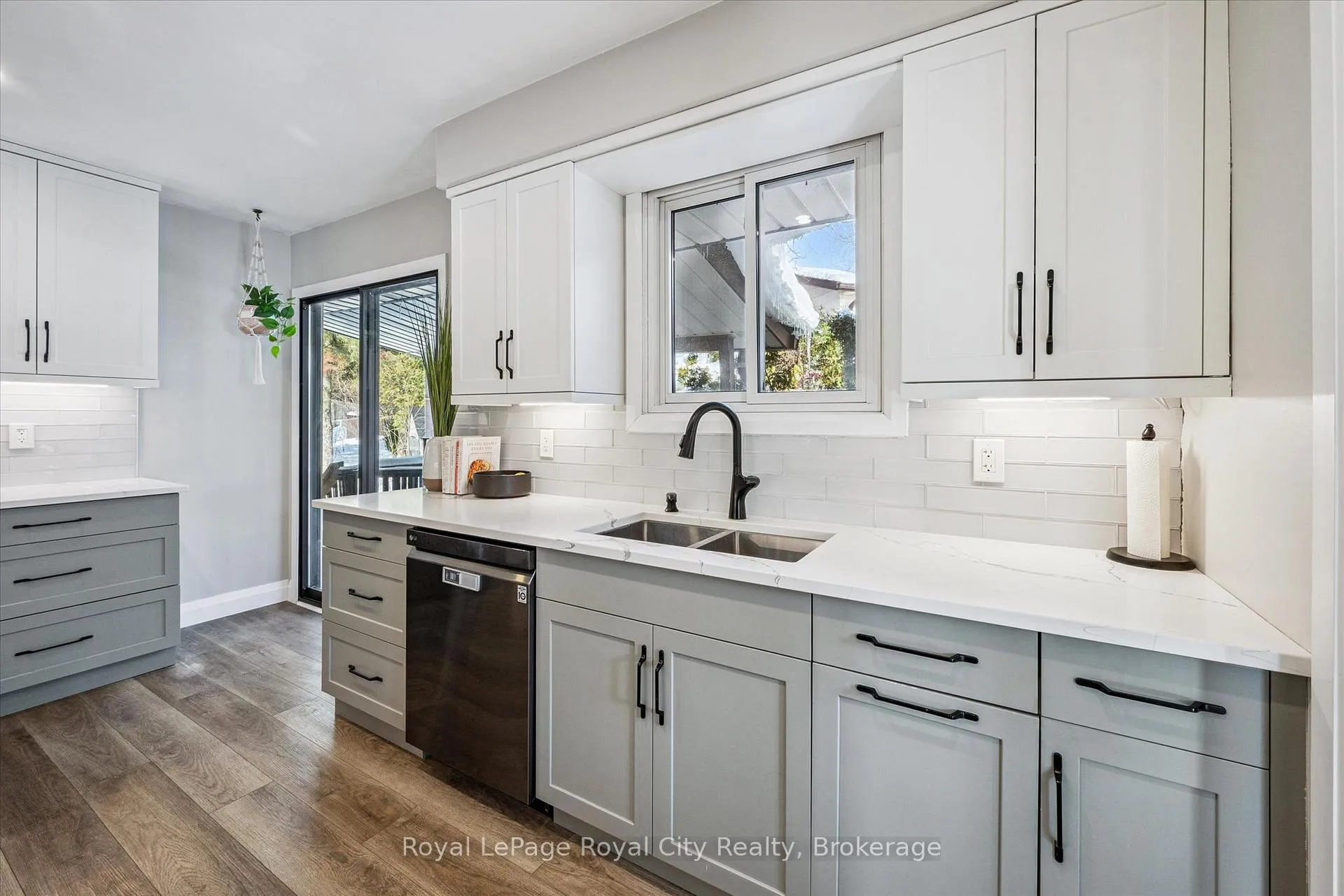 Photo 12 of 26 Vista Terrace, Guelph, Victoria North — HOMEH