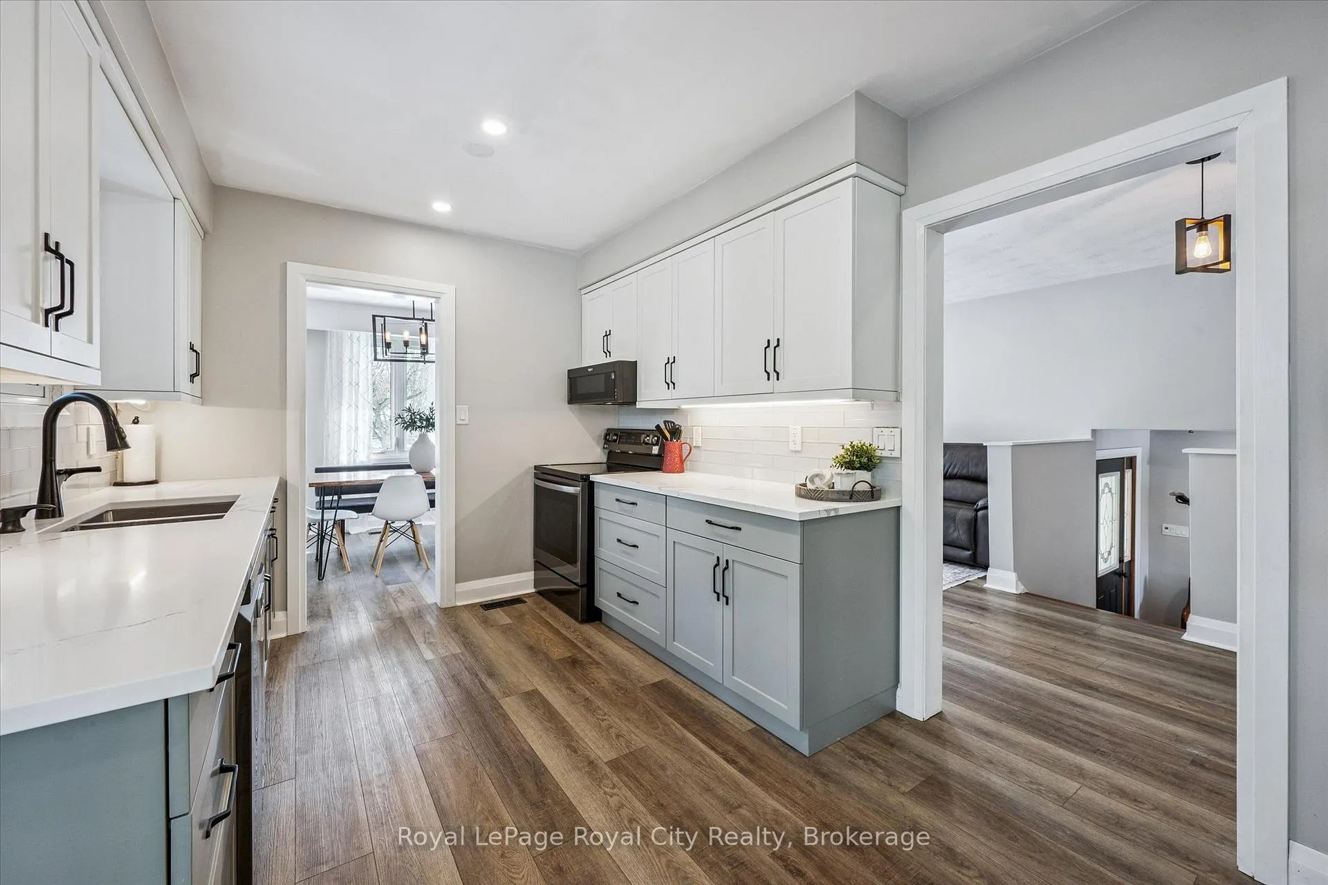 Photo 14 of 26 Vista Terrace, Guelph, Victoria North — HOMEH