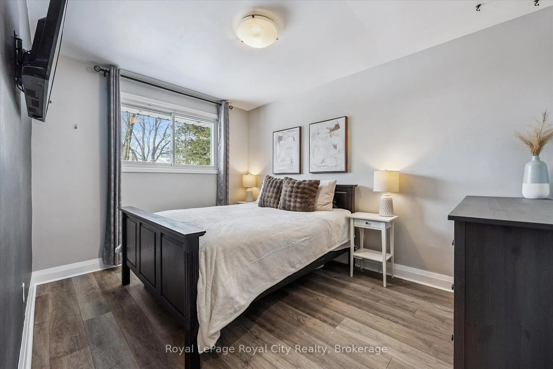 Photo 15 of 26 Vista Terrace, Guelph, Victoria North — HOMEH