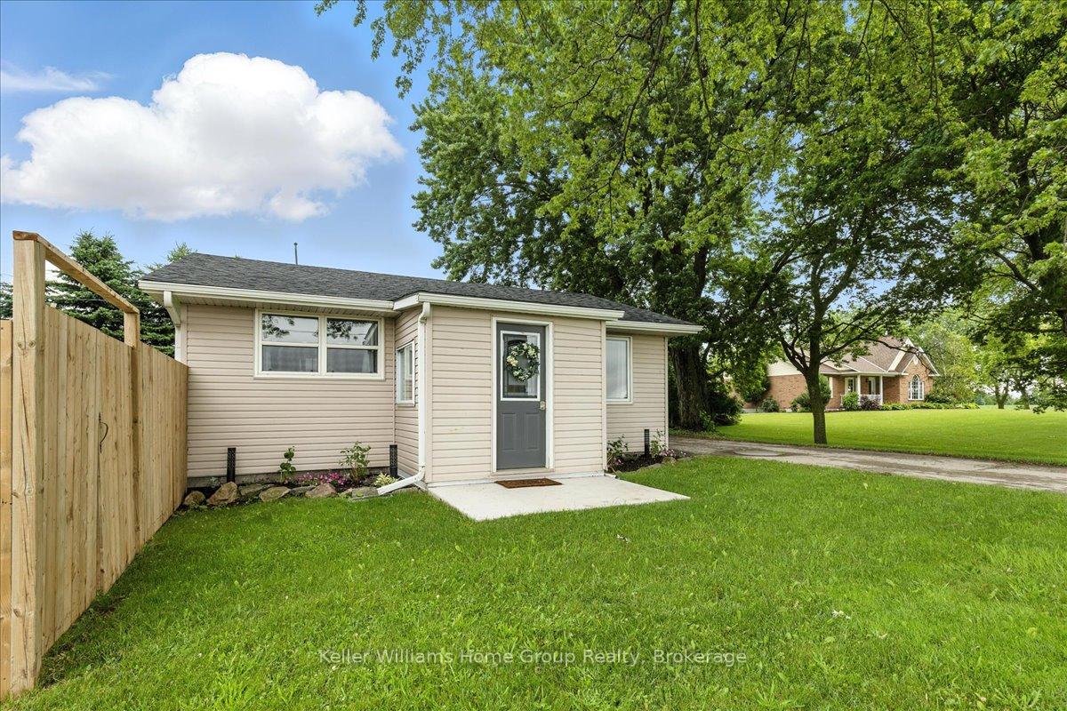Photo 3 of 7637 Wellington 7 Road, Mapleton, Rural Mapleton — HOMEH