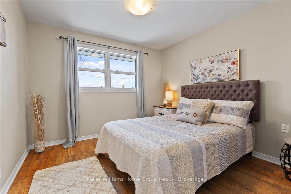 Photo 11 of 7637 Wellington 7 Road, Mapleton, Rural Mapleton — HOMEH