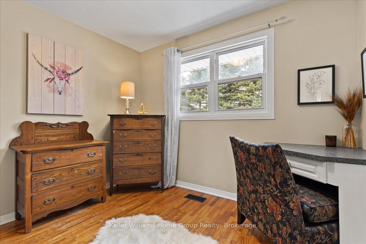 Photo 17 of 7637 Wellington 7 Road, Mapleton, Rural Mapleton — HOMEH