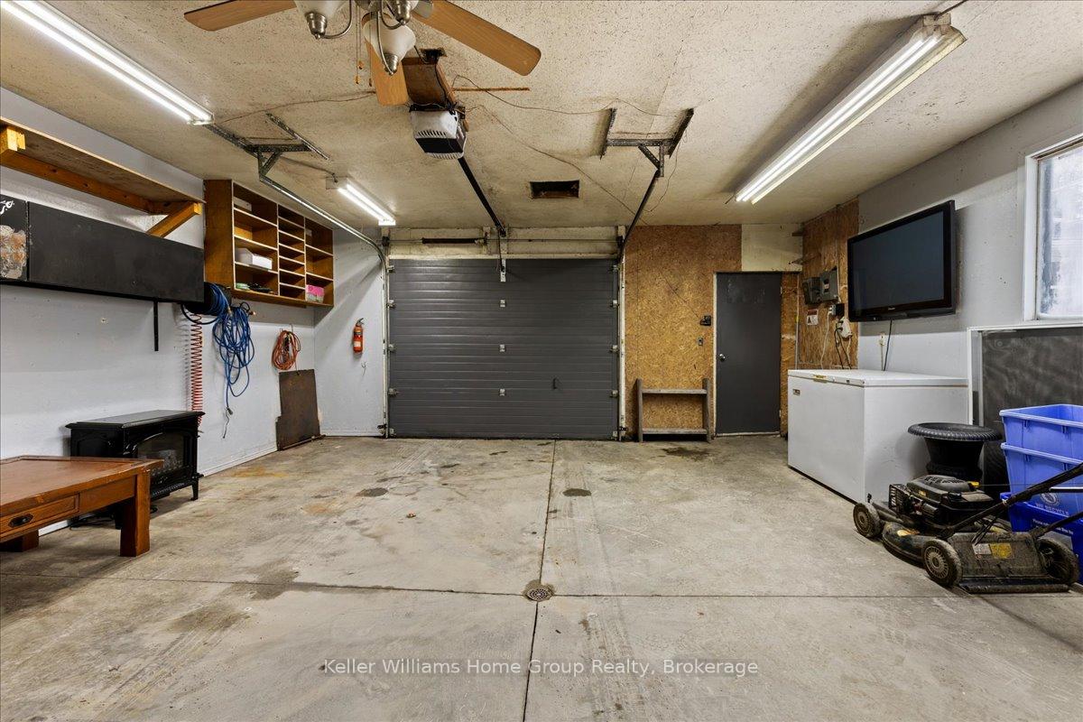 Photo 30 of 7637 Wellington 7 Road, Mapleton, Rural Mapleton — HOMEH