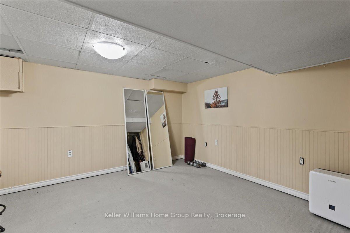 Photo 33 of 7637 Wellington 7 Road, Mapleton, Rural Mapleton — HOMEH