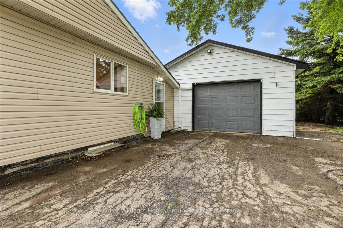 Photo 43 of 7637 Wellington 7 Road, Mapleton, Rural Mapleton — HOMEH