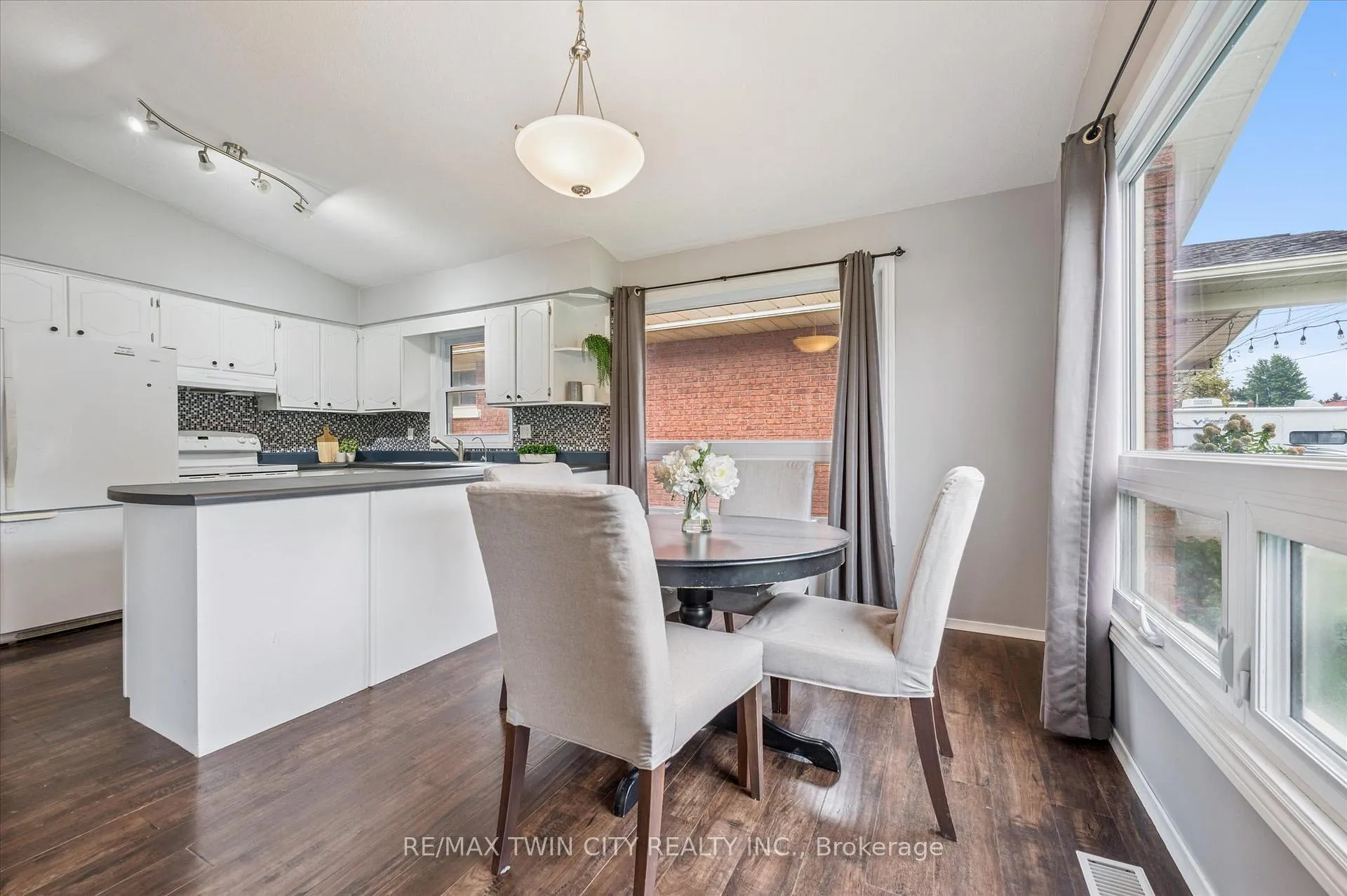 Photo 11 of 635 Raglan Street, Minto — HOMEH