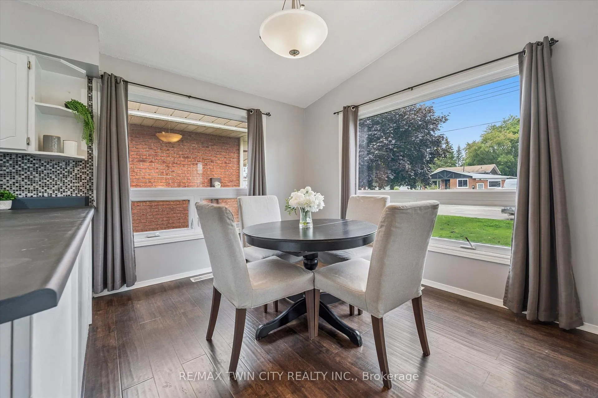Photo 12 of 635 Raglan Street, Minto — HOMEH