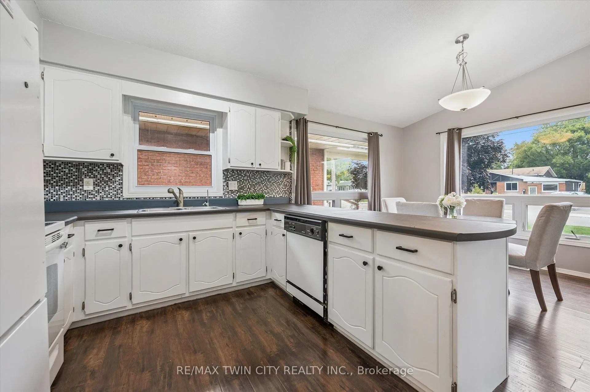Photo 16 of 635 Raglan Street, Minto — HOMEH