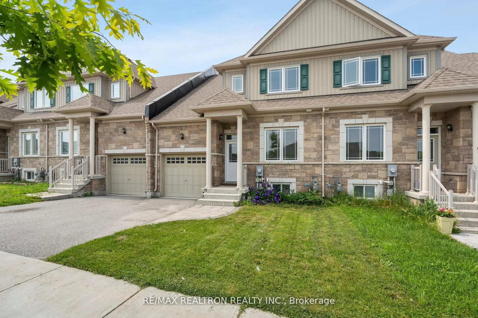 Photo 2 of 151 Isabella Drive, Orillia — HOMEH