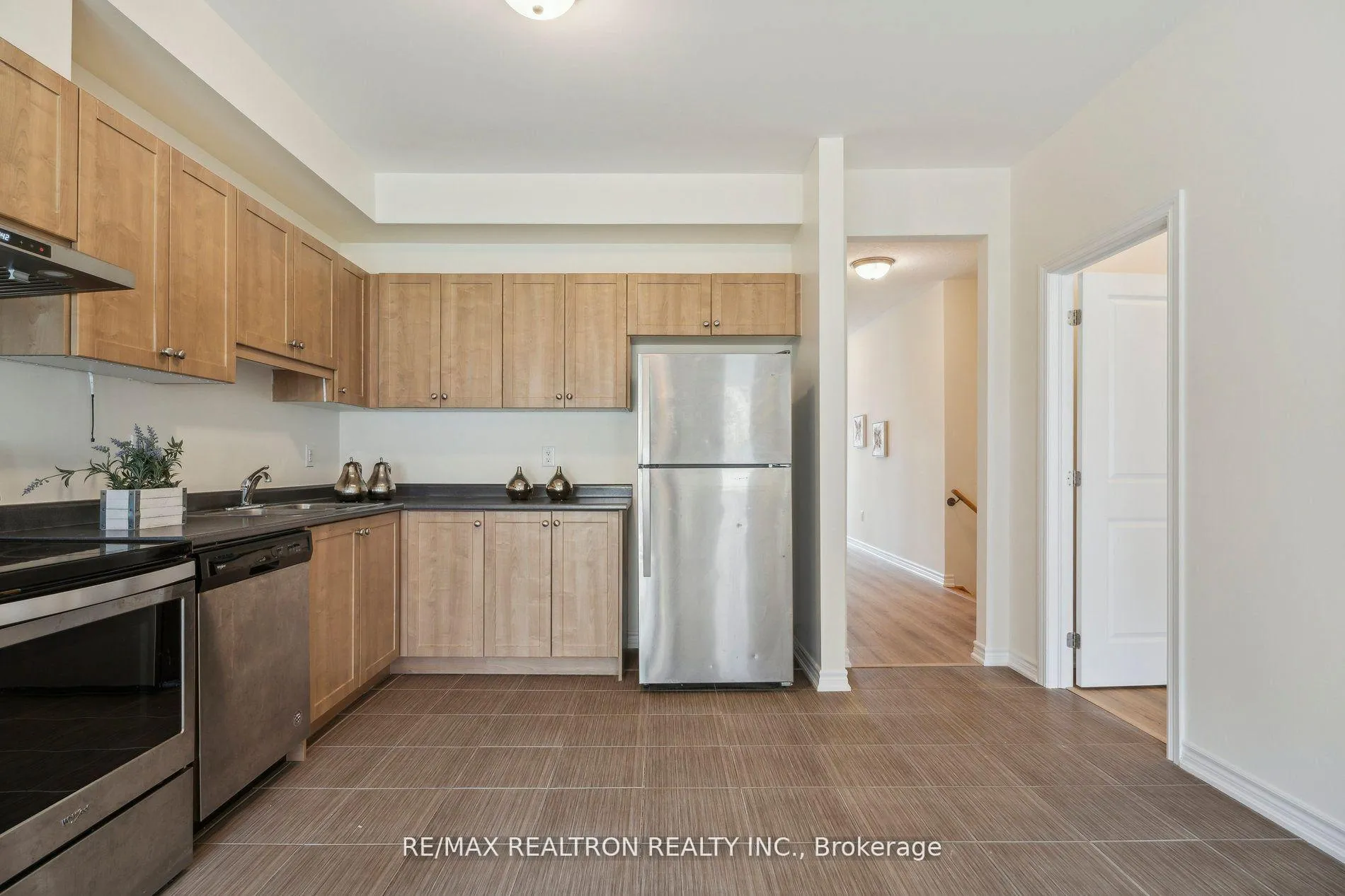 Photo 6 of 151 Isabella Drive, Orillia — HOMEH