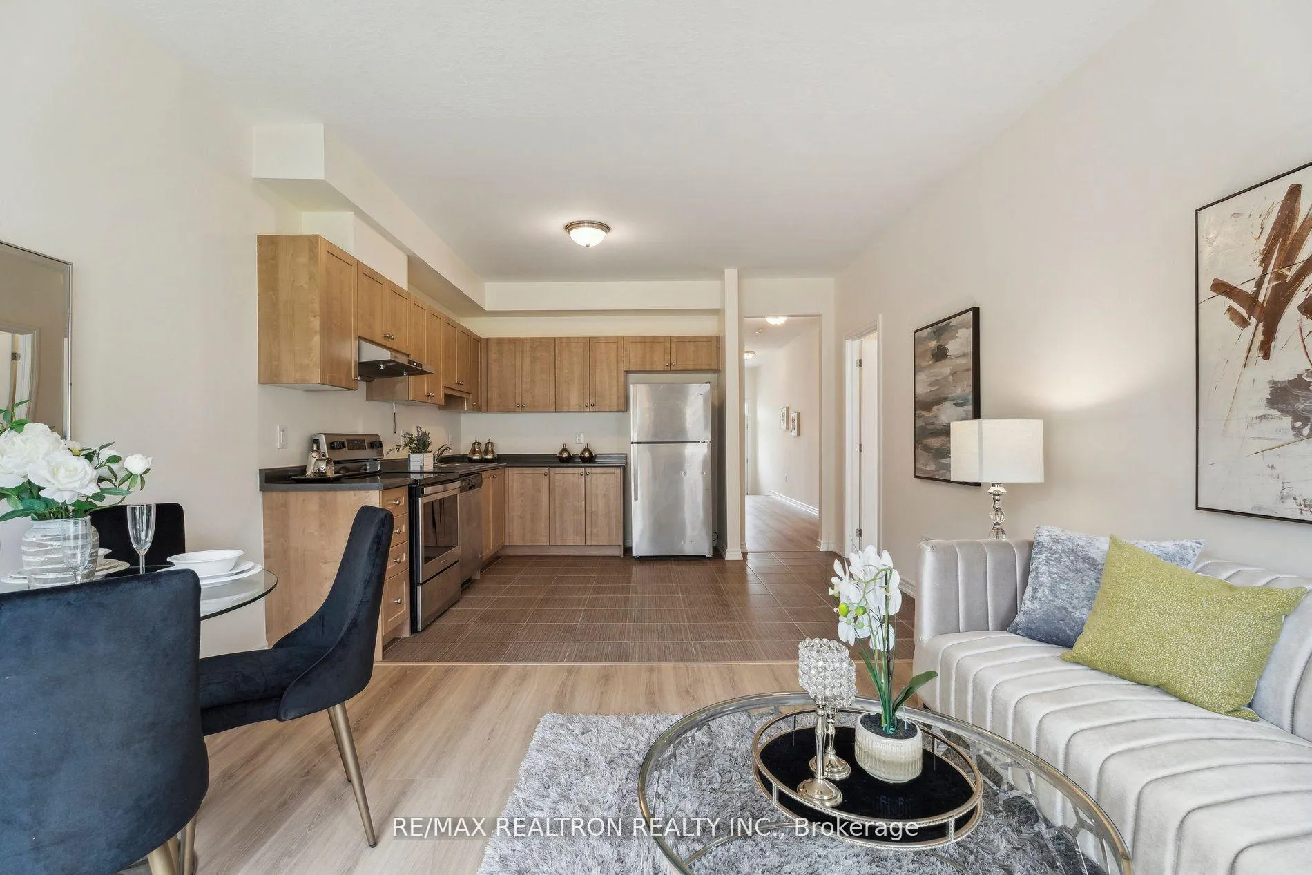 Photo 11 of 151 Isabella Drive, Orillia — HOMEH