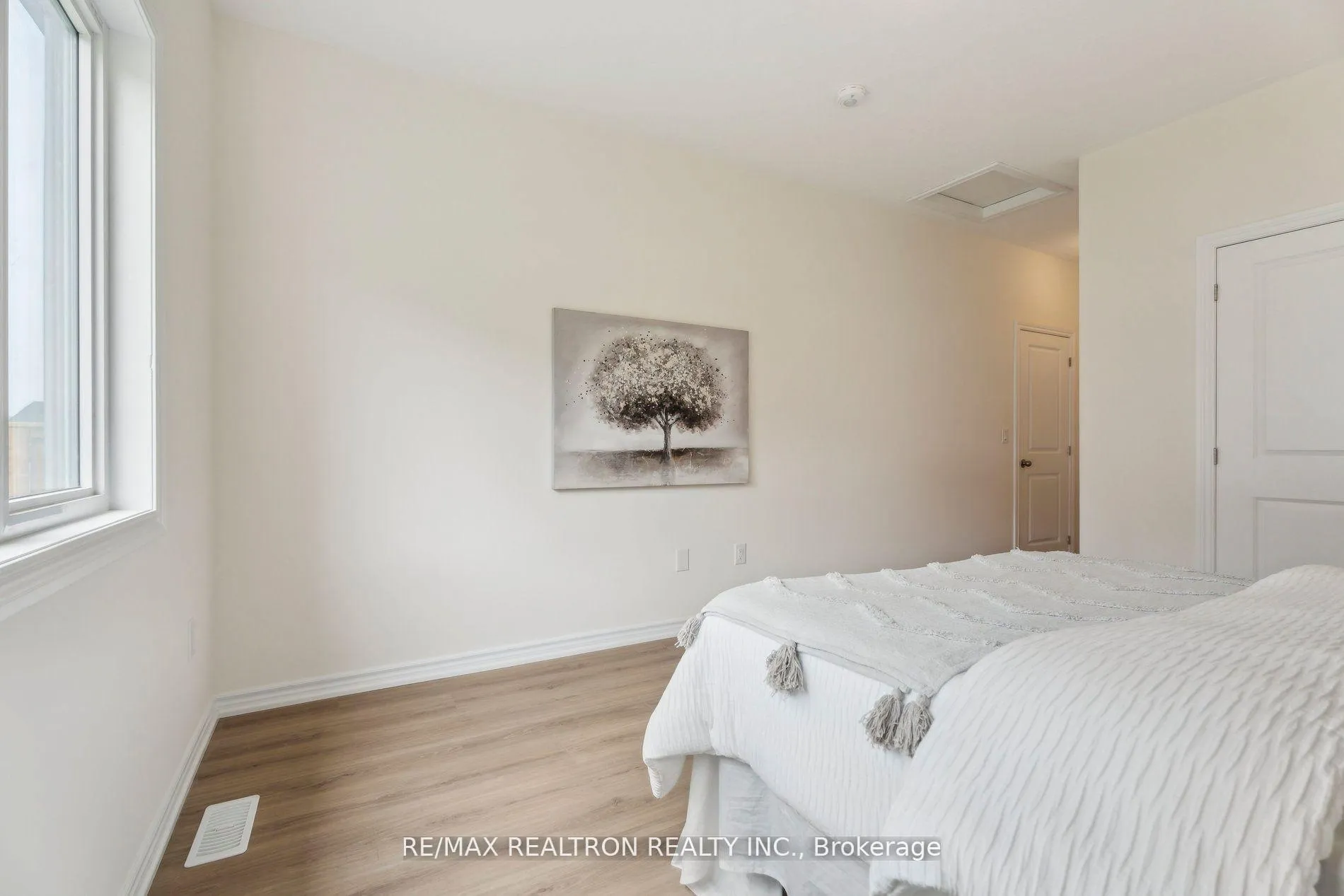 Photo 41 of 151 Isabella Drive, Orillia — HOMEH