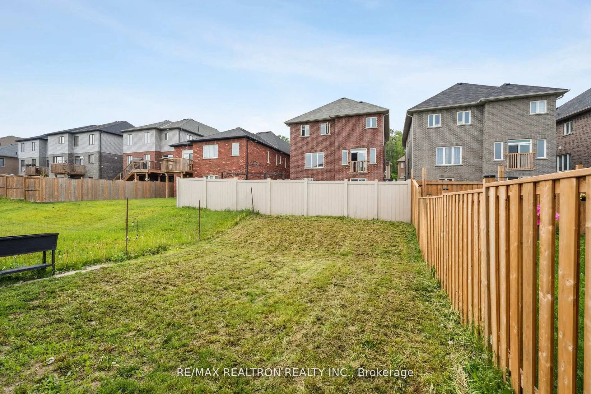 Photo 46 of 151 Isabella Drive, Orillia — HOMEH