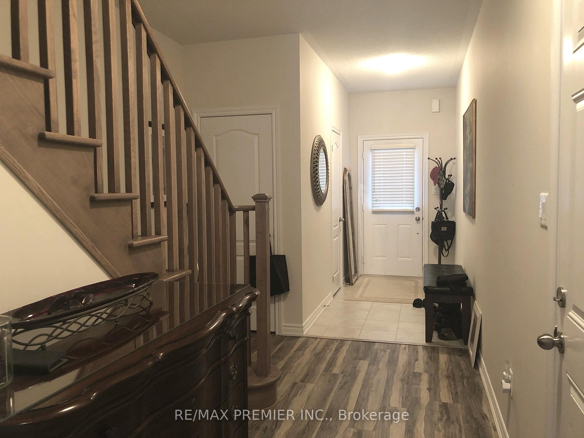 Photo 4 of 1147 Peelar Crescent, Innisfil, Lefroy — HOMEH
