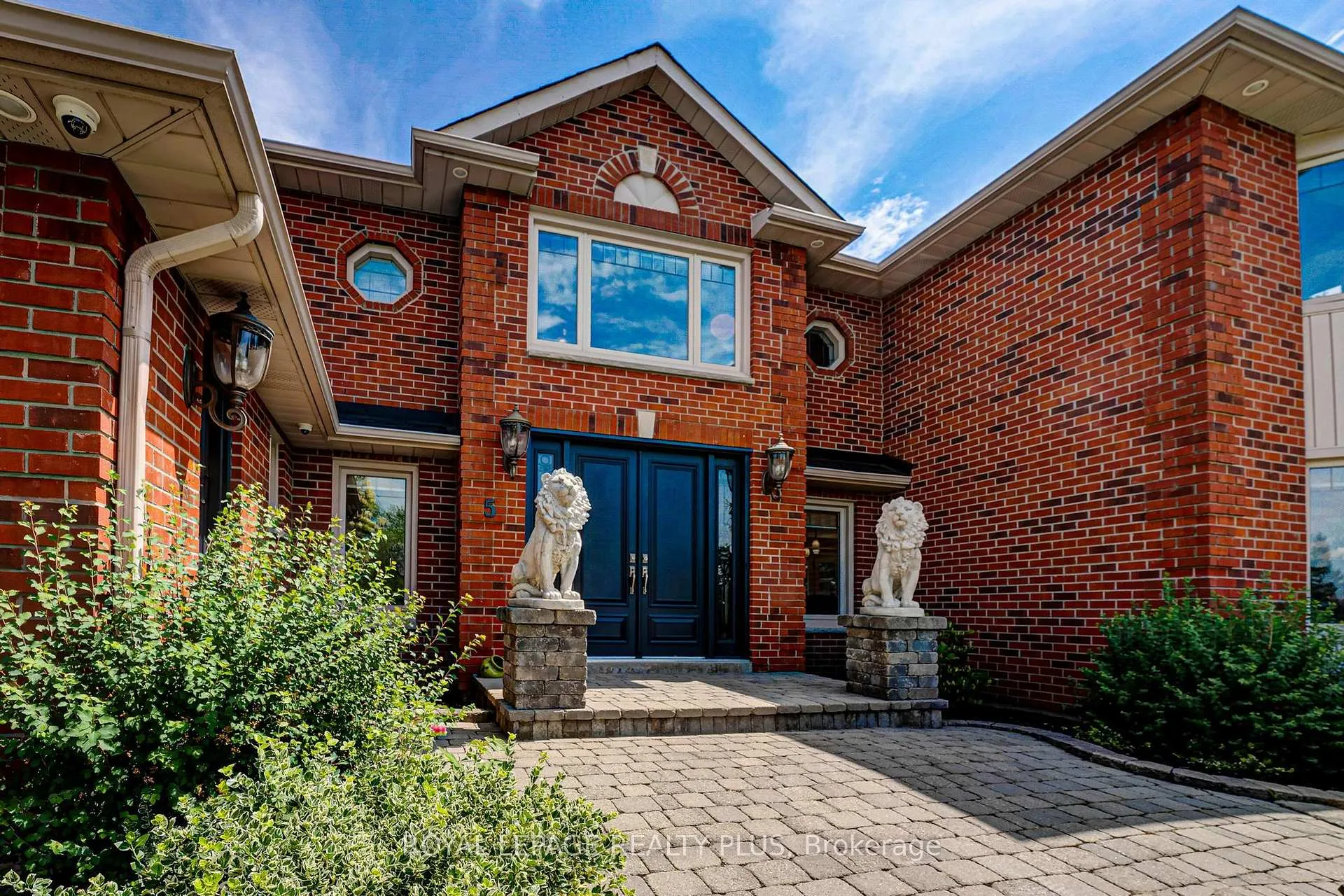 Photo 4 of 5 Coates Hill Court, Caledon, Palgrave — HOMEH